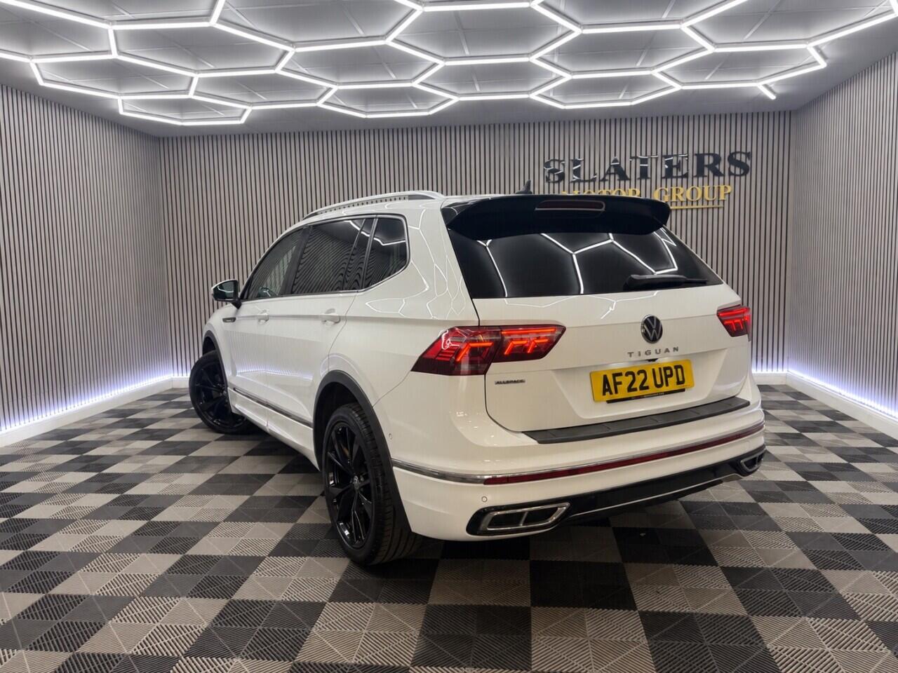 Volkswagen Tiguan Allspace view 34