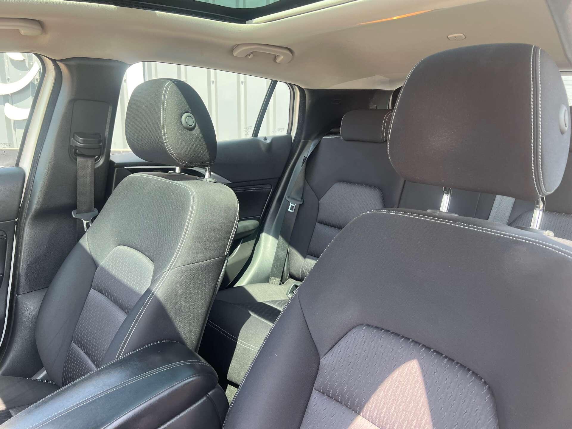 Infiniti Q30 view 39
