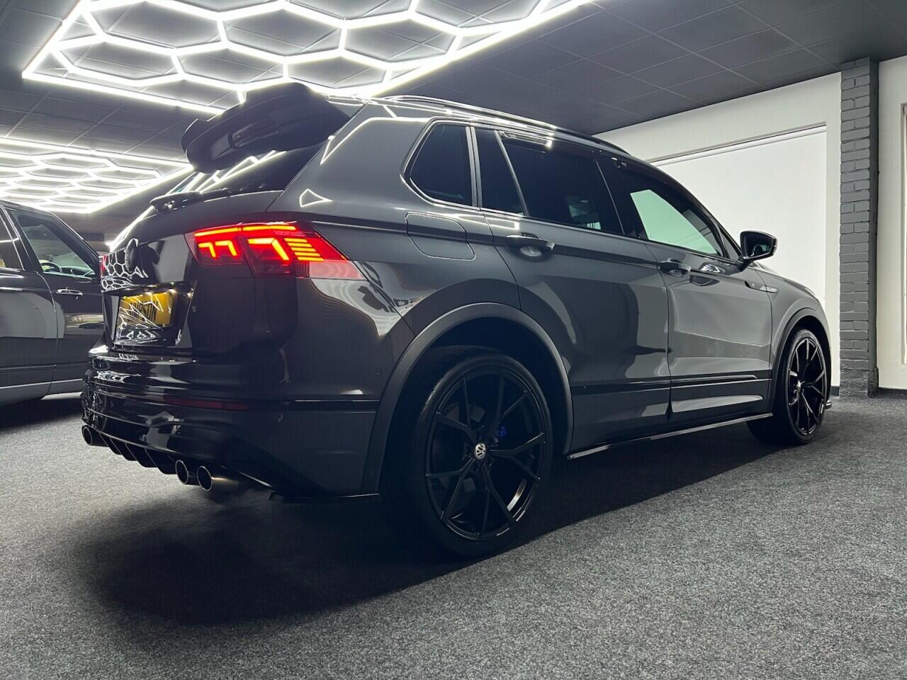 Volkswagen Tiguan view 16