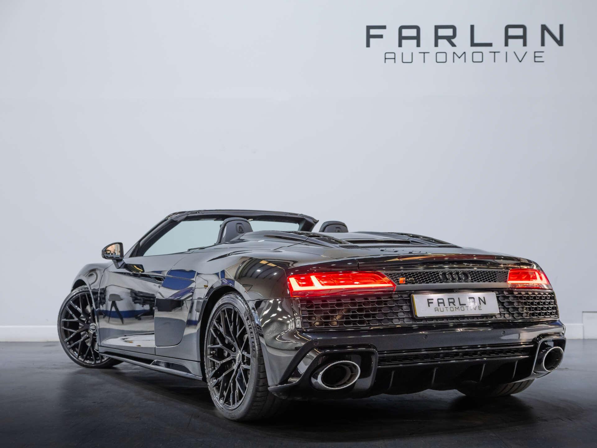 Audi R8 view 7