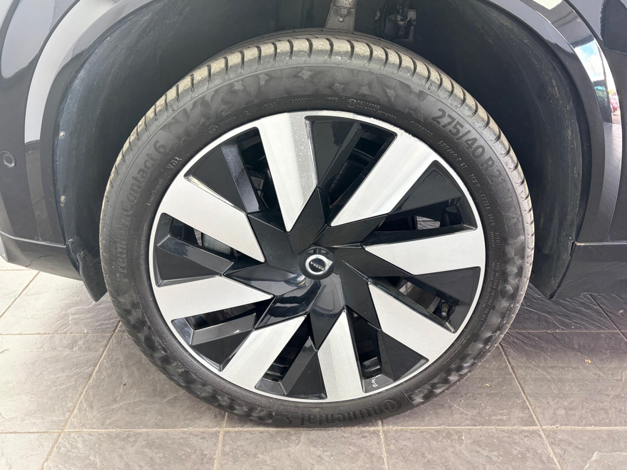 Volvo XC90 view 24
