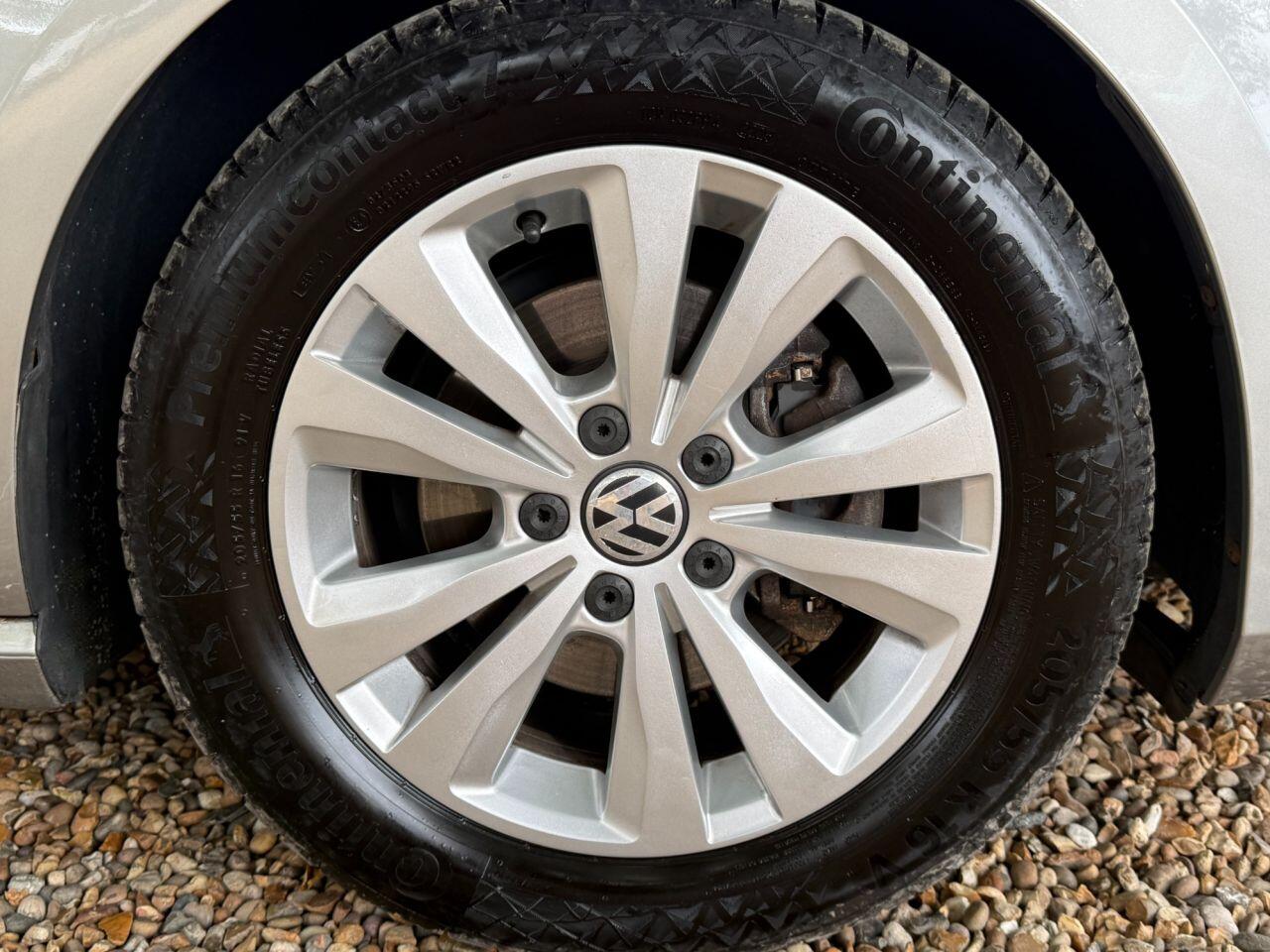 Volkswagen Golf view 15