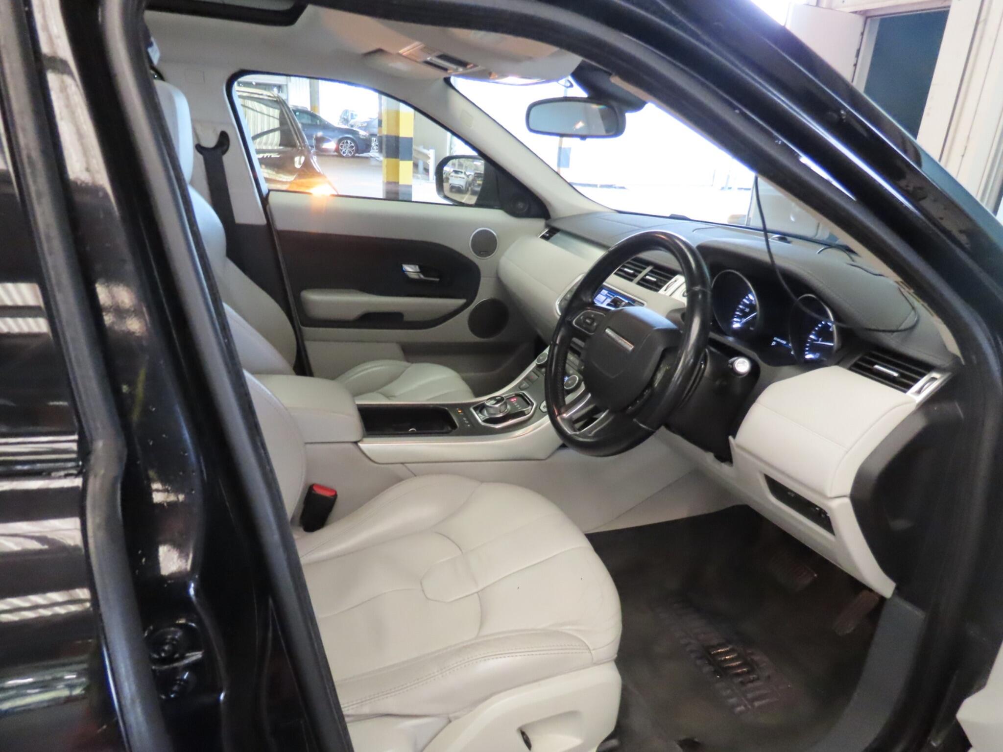 Land Rover Range Rover Evoque view 7