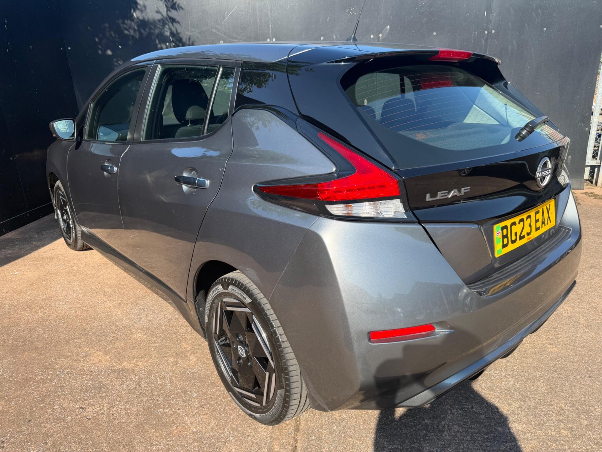 Nissan Leaf view 5