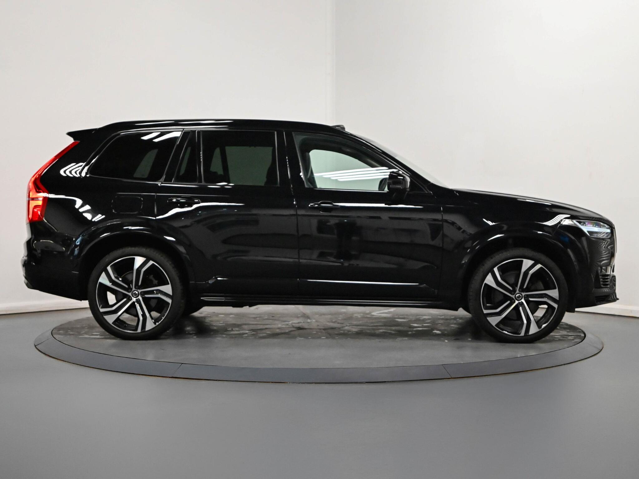 Volvo XC90 view 28