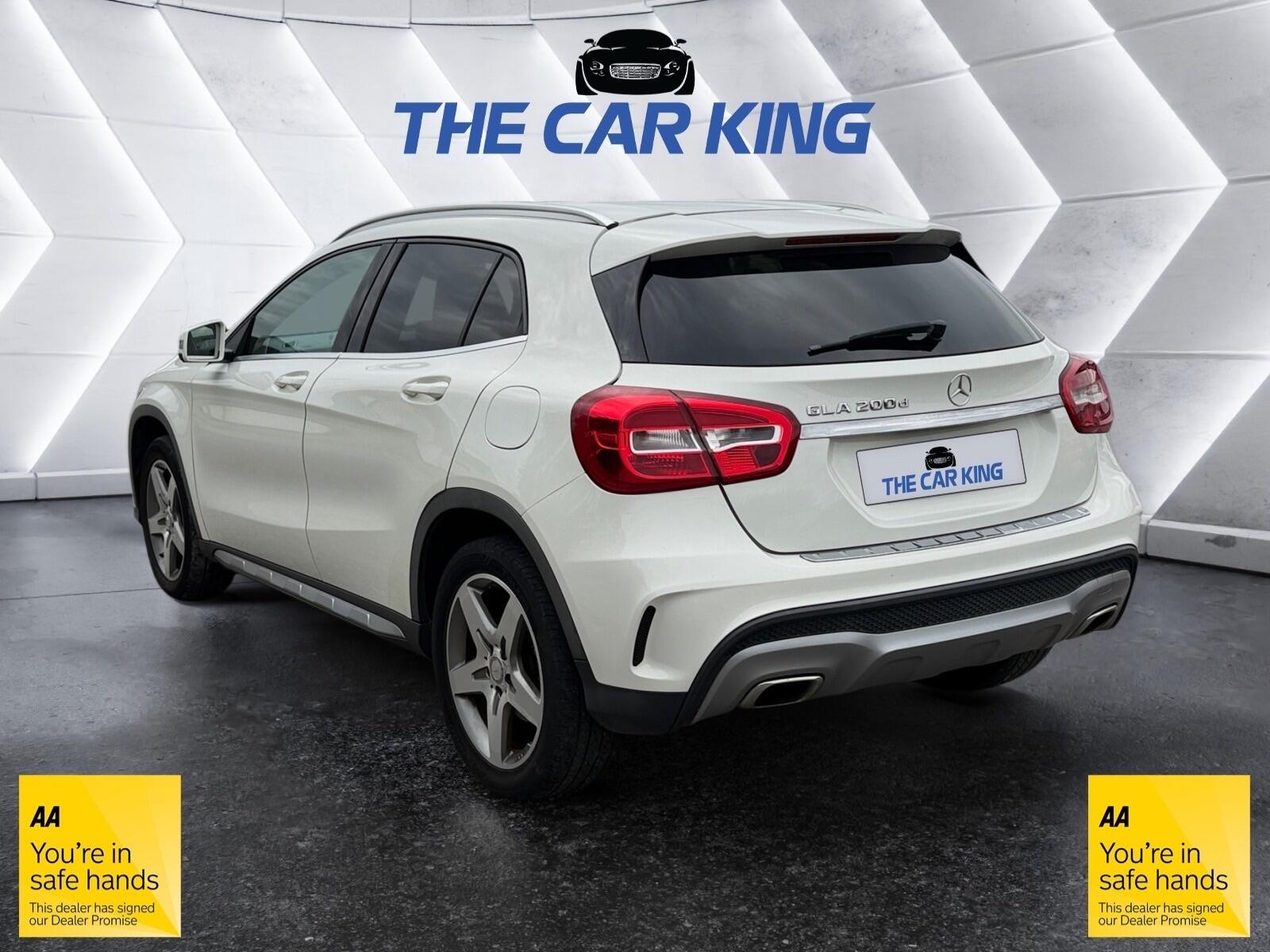 Mercedes-Benz GLA view 4