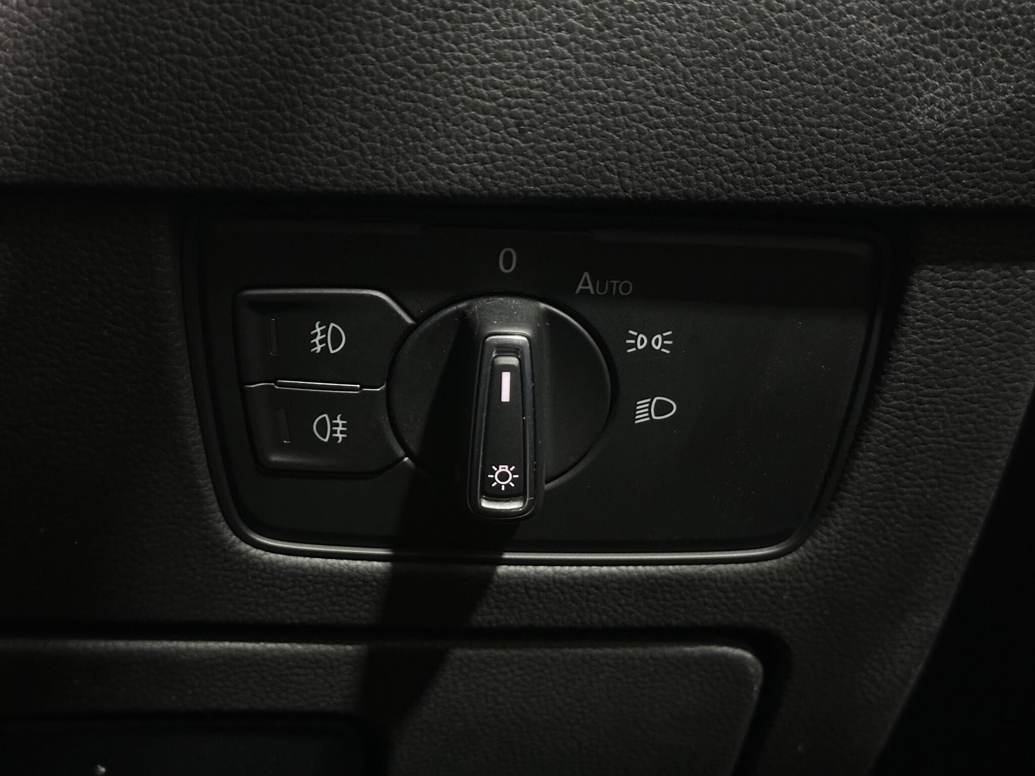 Volkswagen Passat view 18