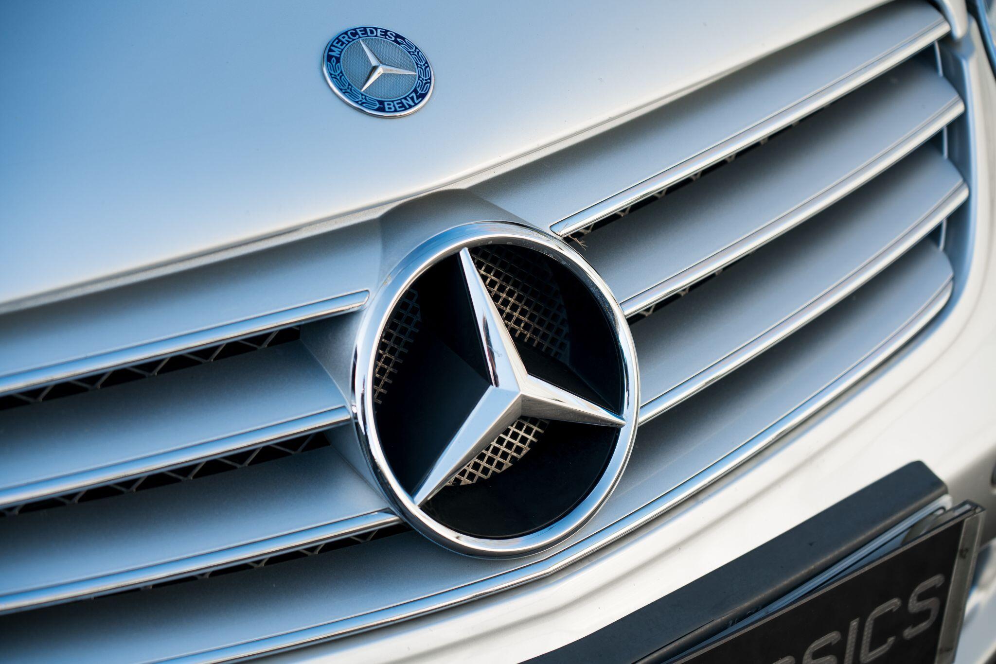 Mercedes-Benz SL view 34