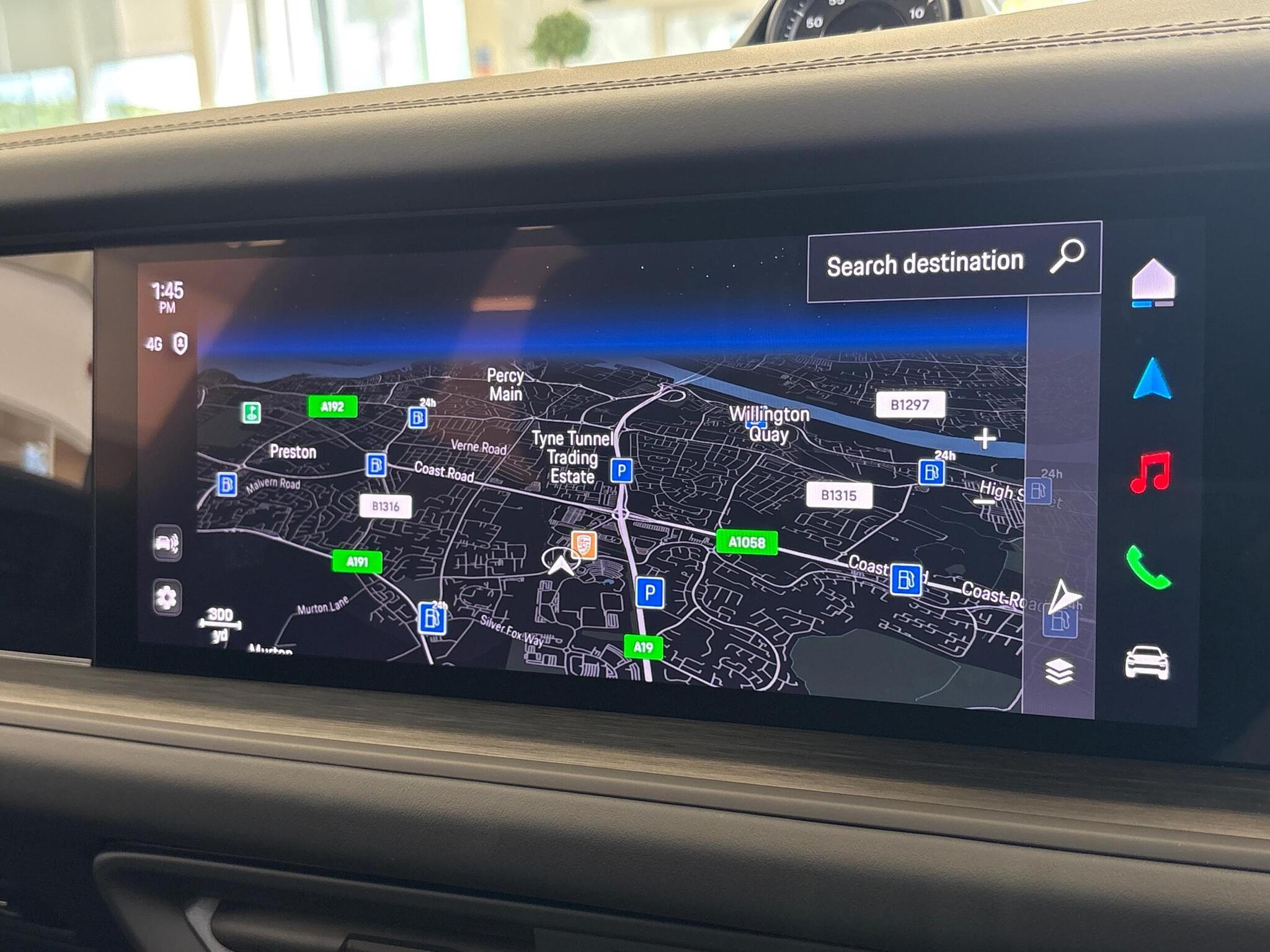 Porsche Cayenne view 32