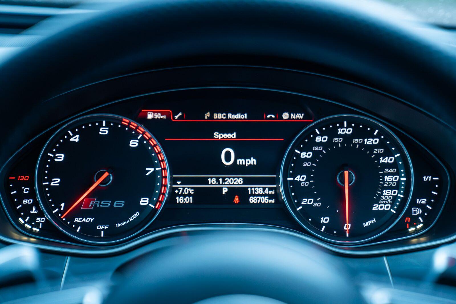 Audi RS6 Avant view 37