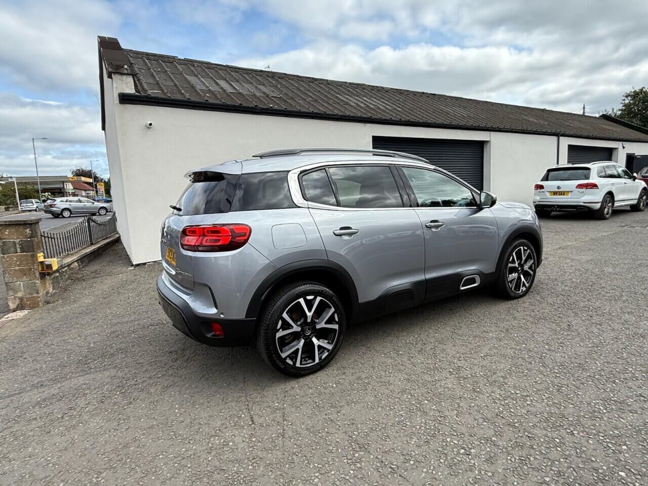 Citroen C5 Aircross view 3