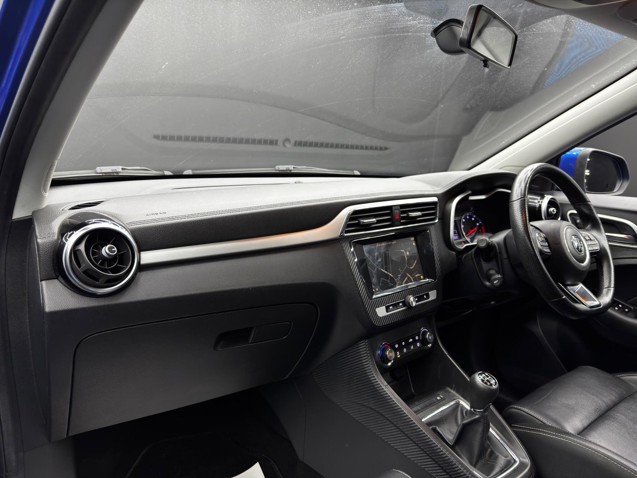 MG ZS view 11