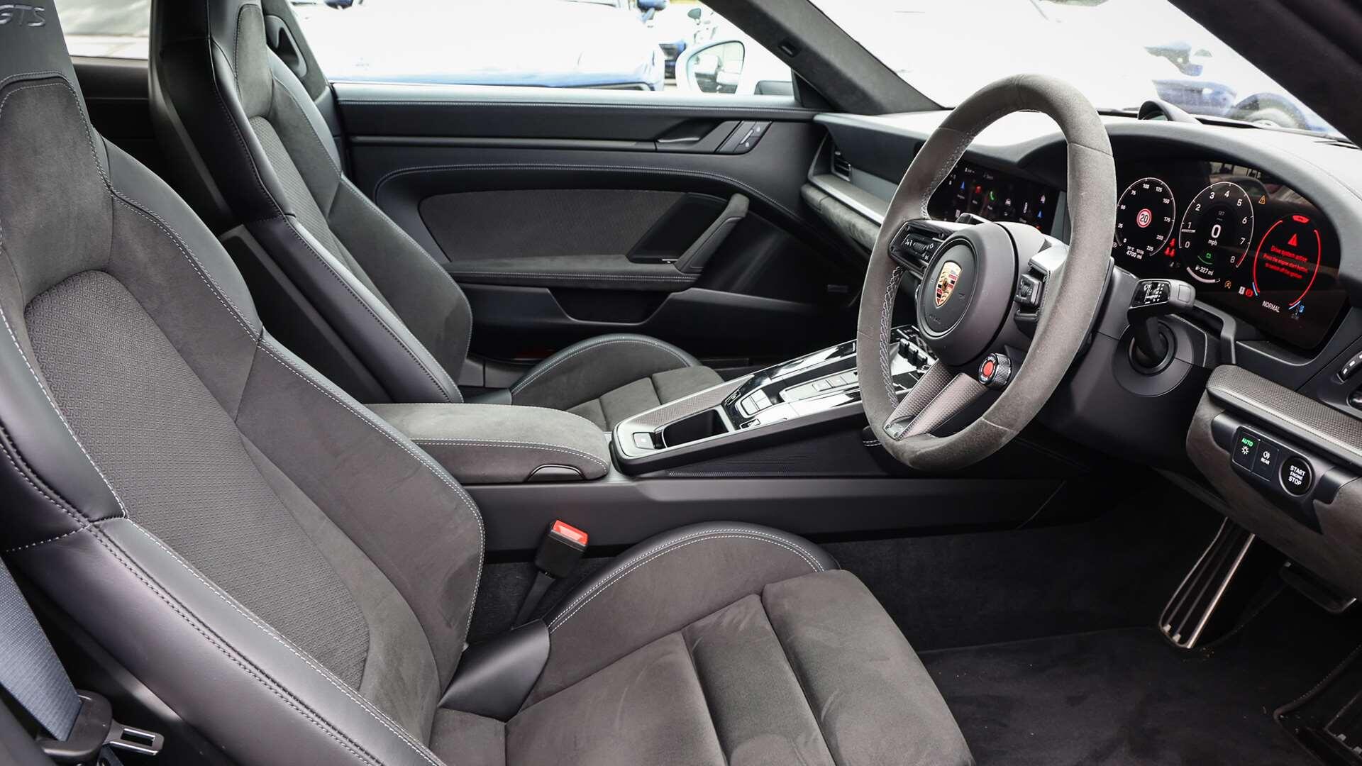 Porsche 911 view 12