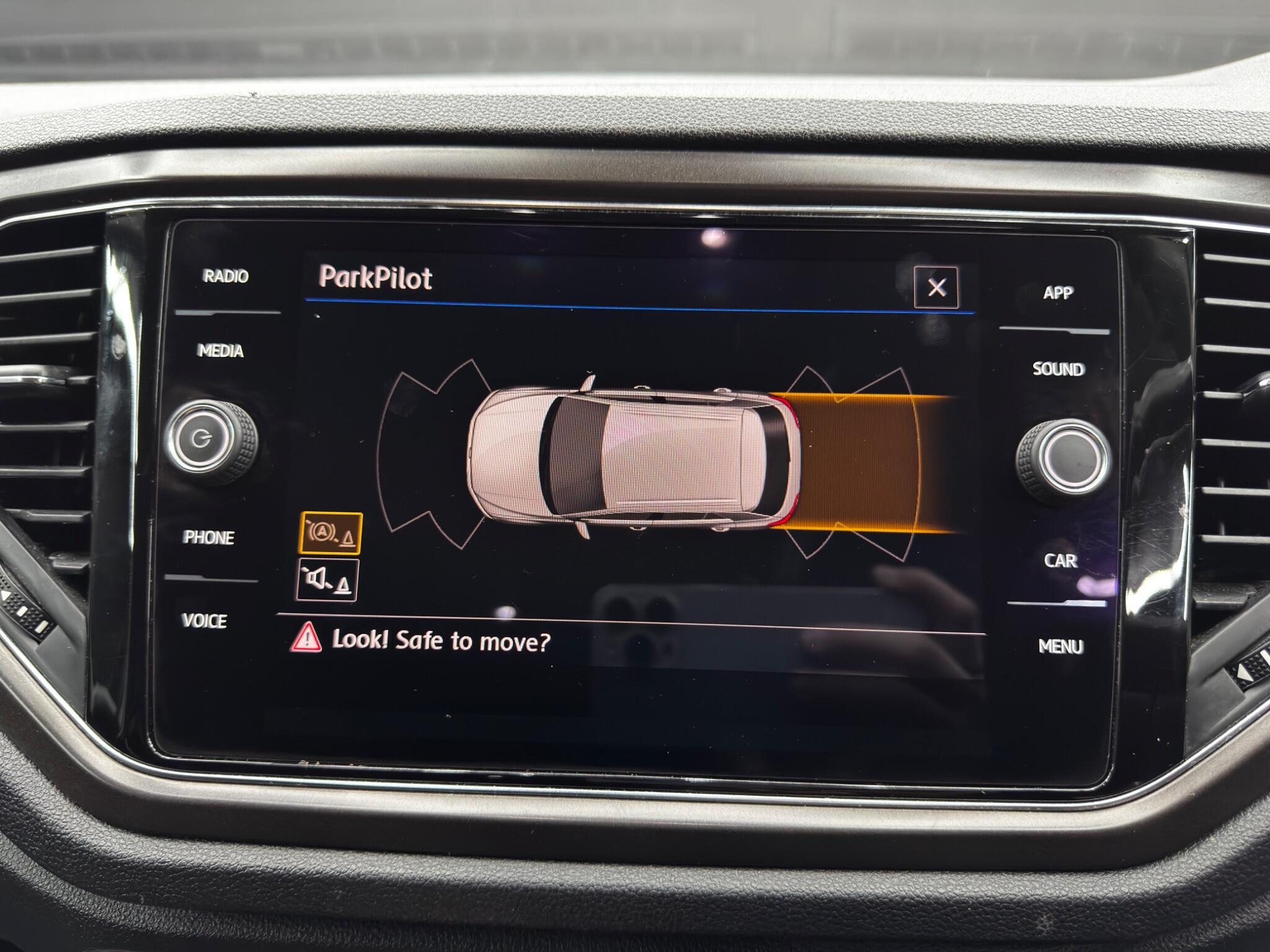 Volkswagen T-Roc view 33