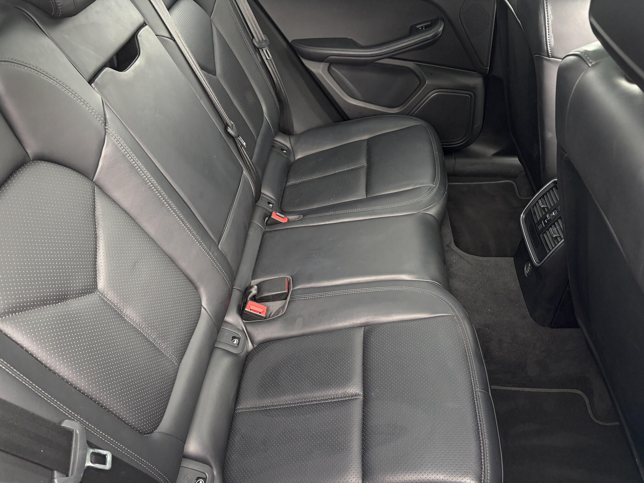Porsche Macan view 15