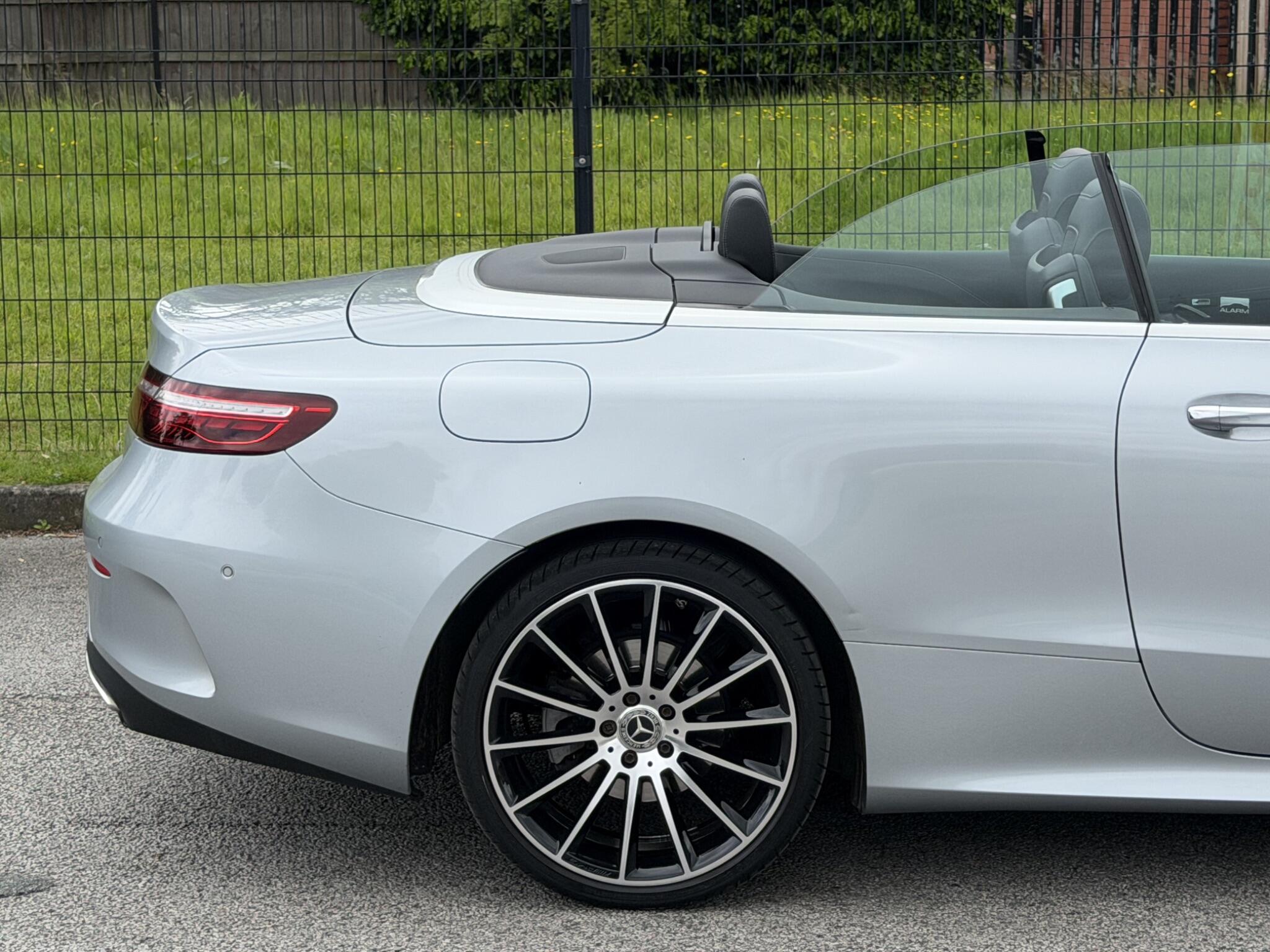 Mercedes-Benz E-Class view 28