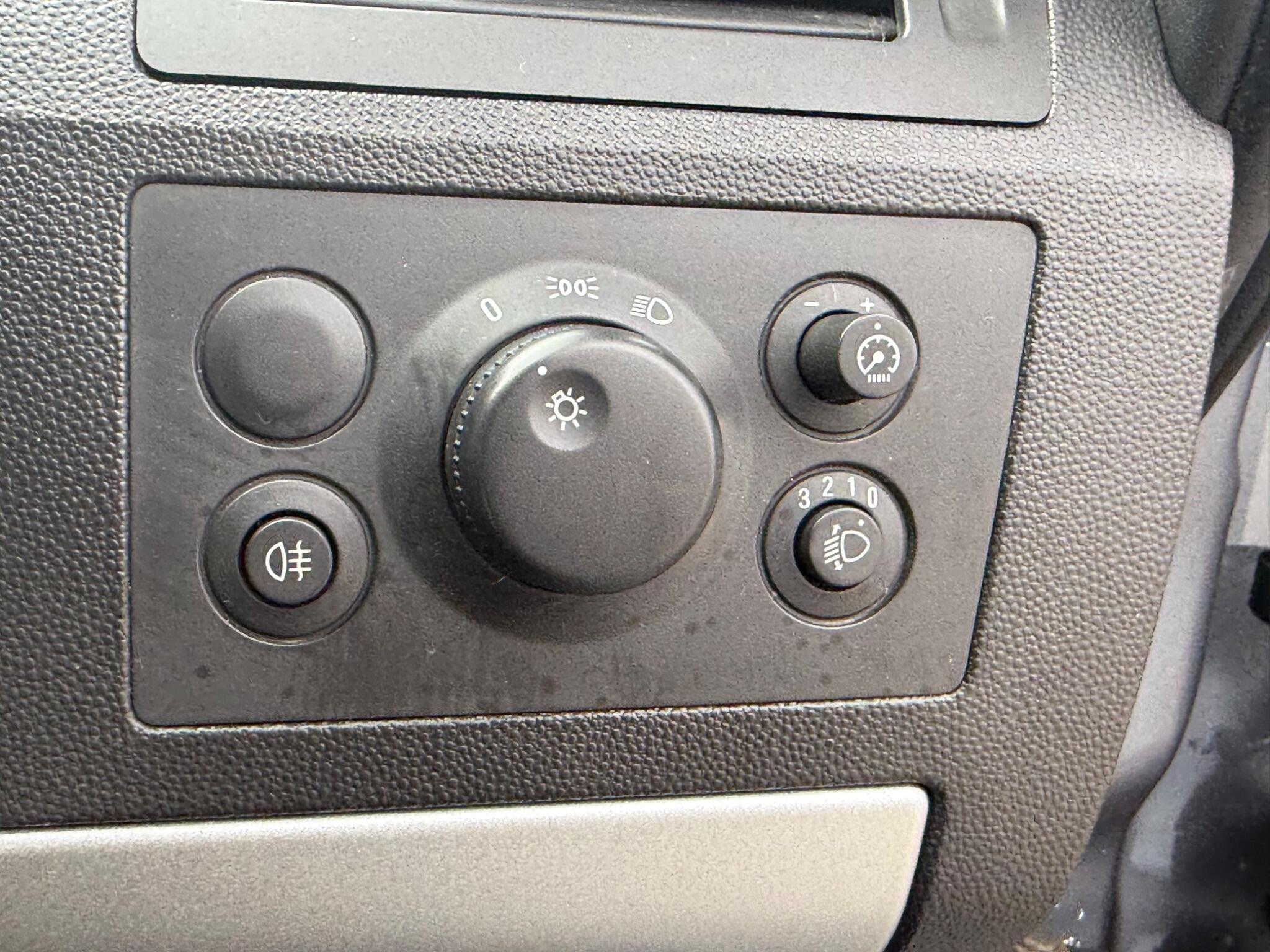 Vauxhall Zafira view 34
