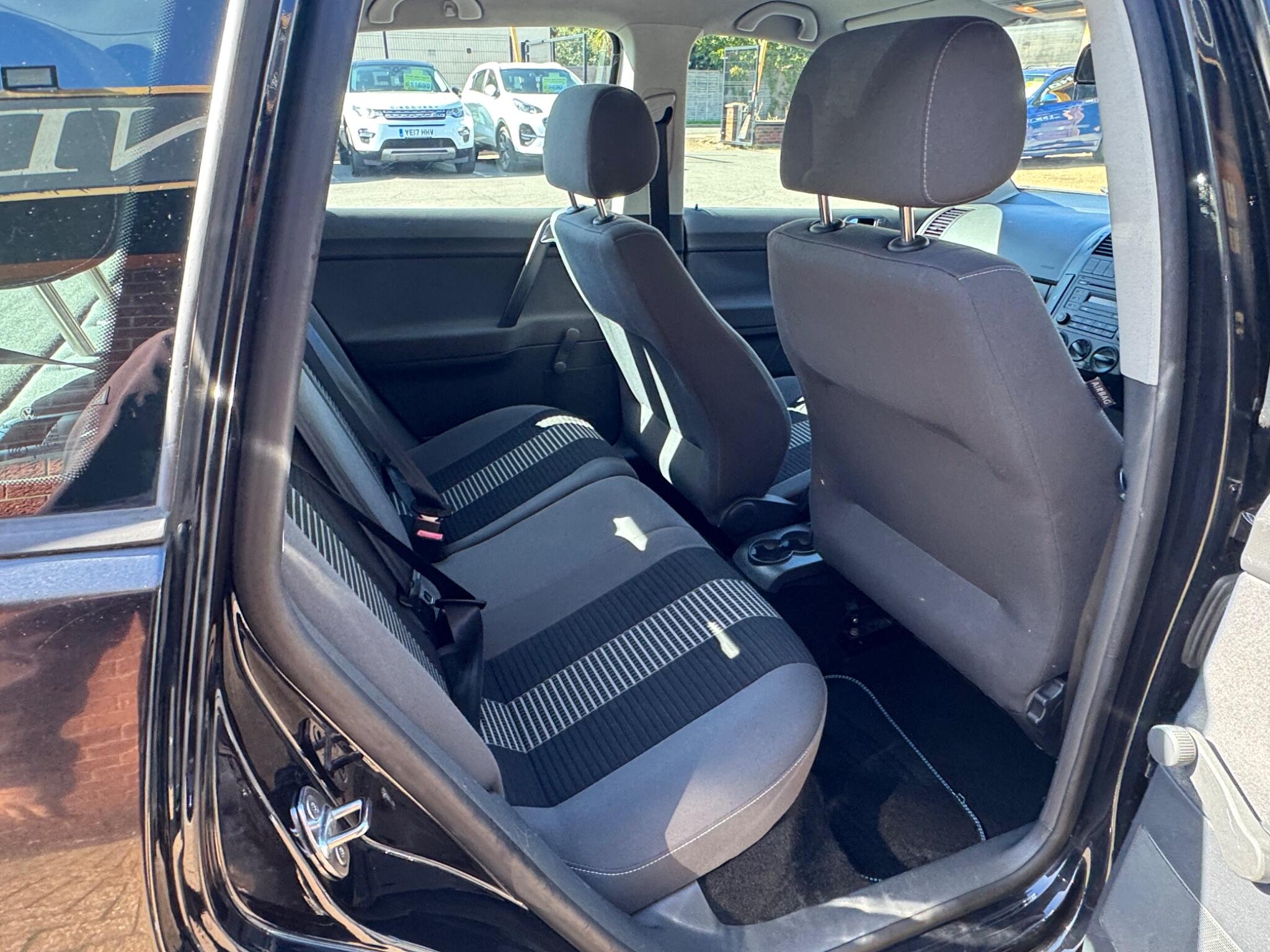Volkswagen Polo view 9