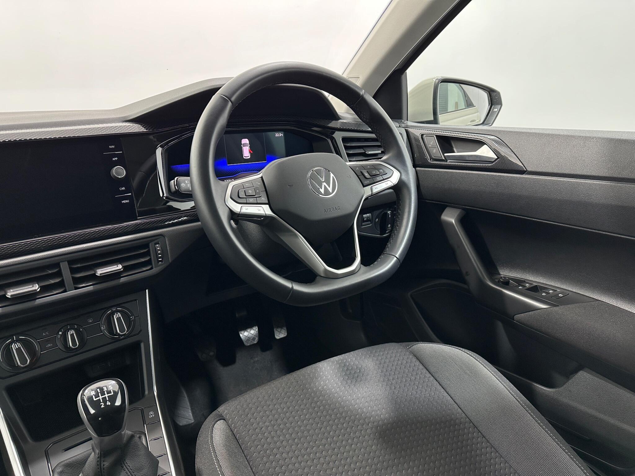 Volkswagen Polo view 12