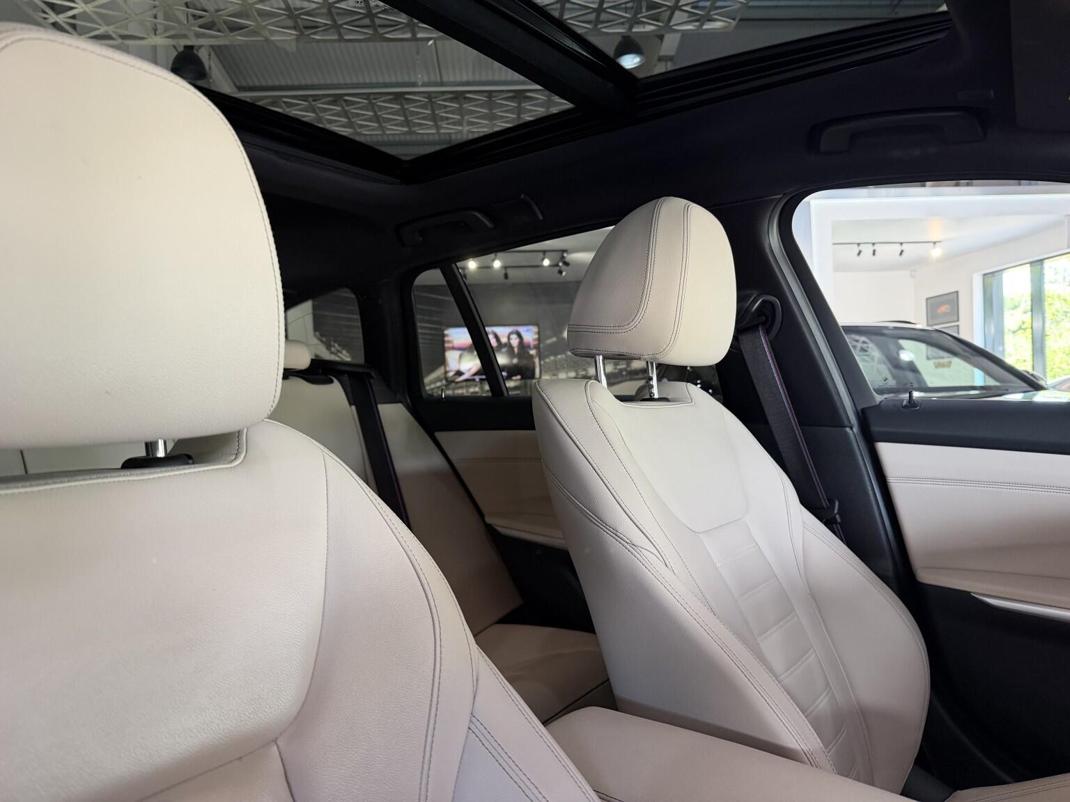 BMW 3 Series view 20