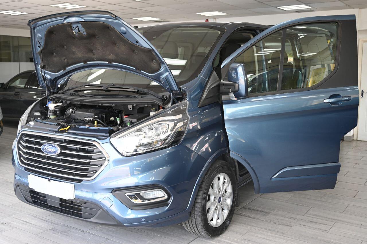 Ford Tourneo Custom view 12
