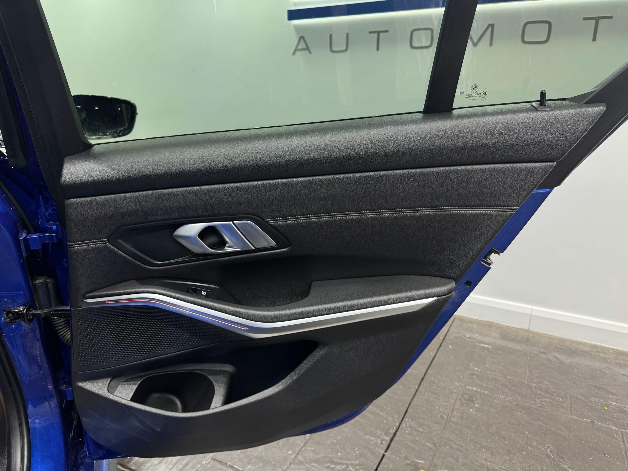 BMW 3 Series view 47