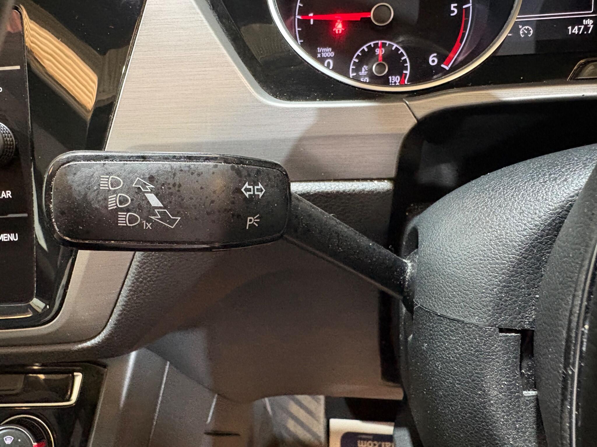 Volkswagen Touran view 34