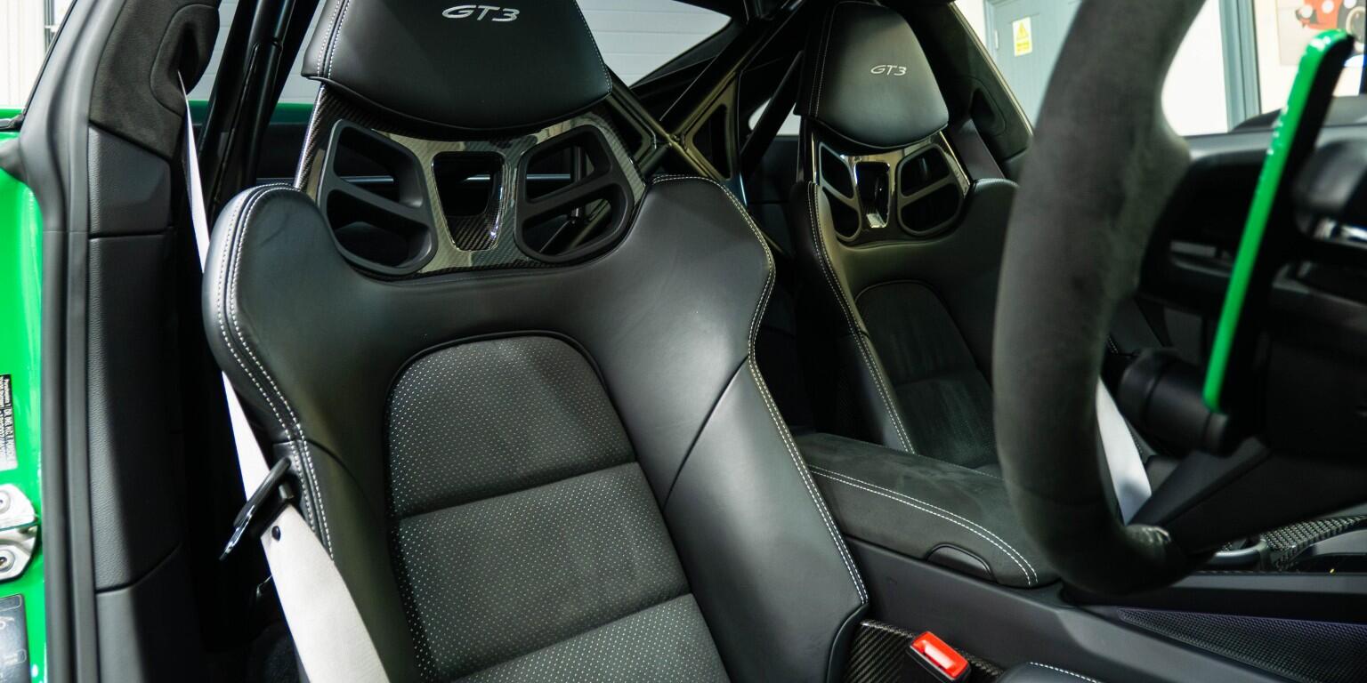 Porsche 911 view 15