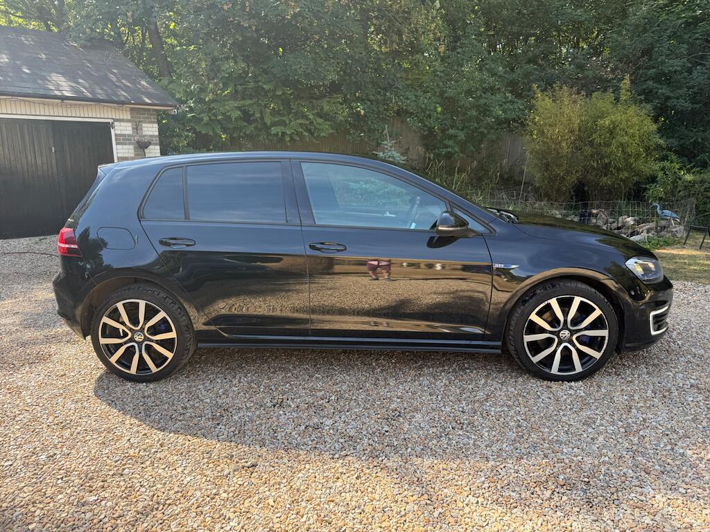 Volkswagen Golf view 5