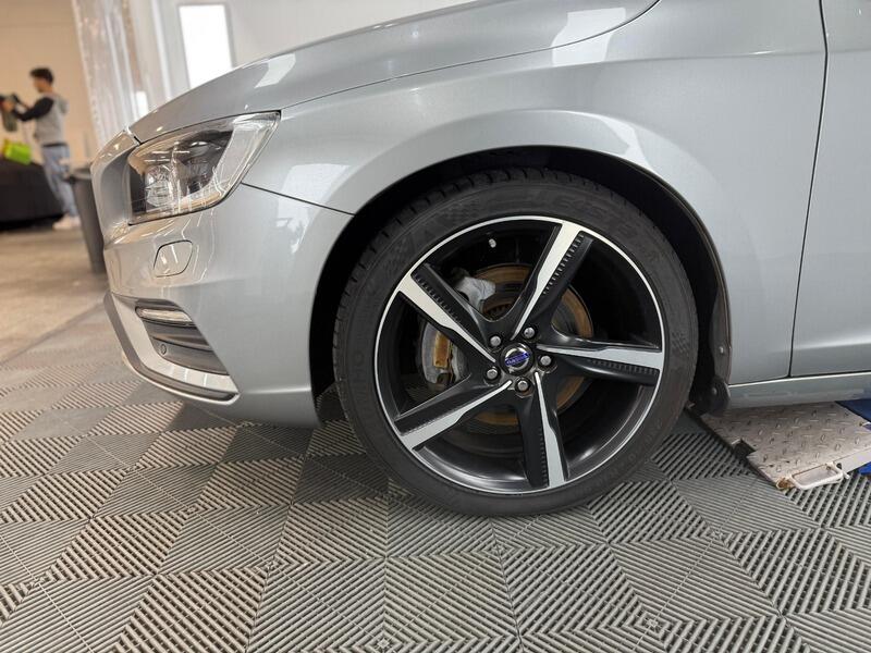 2014 Volvo V60 3.0 T6 R-Design Lux Nav Estate 5dr Petrol Geartronic AWD Euro 5 (304 ps) • 36,500 miles image 8