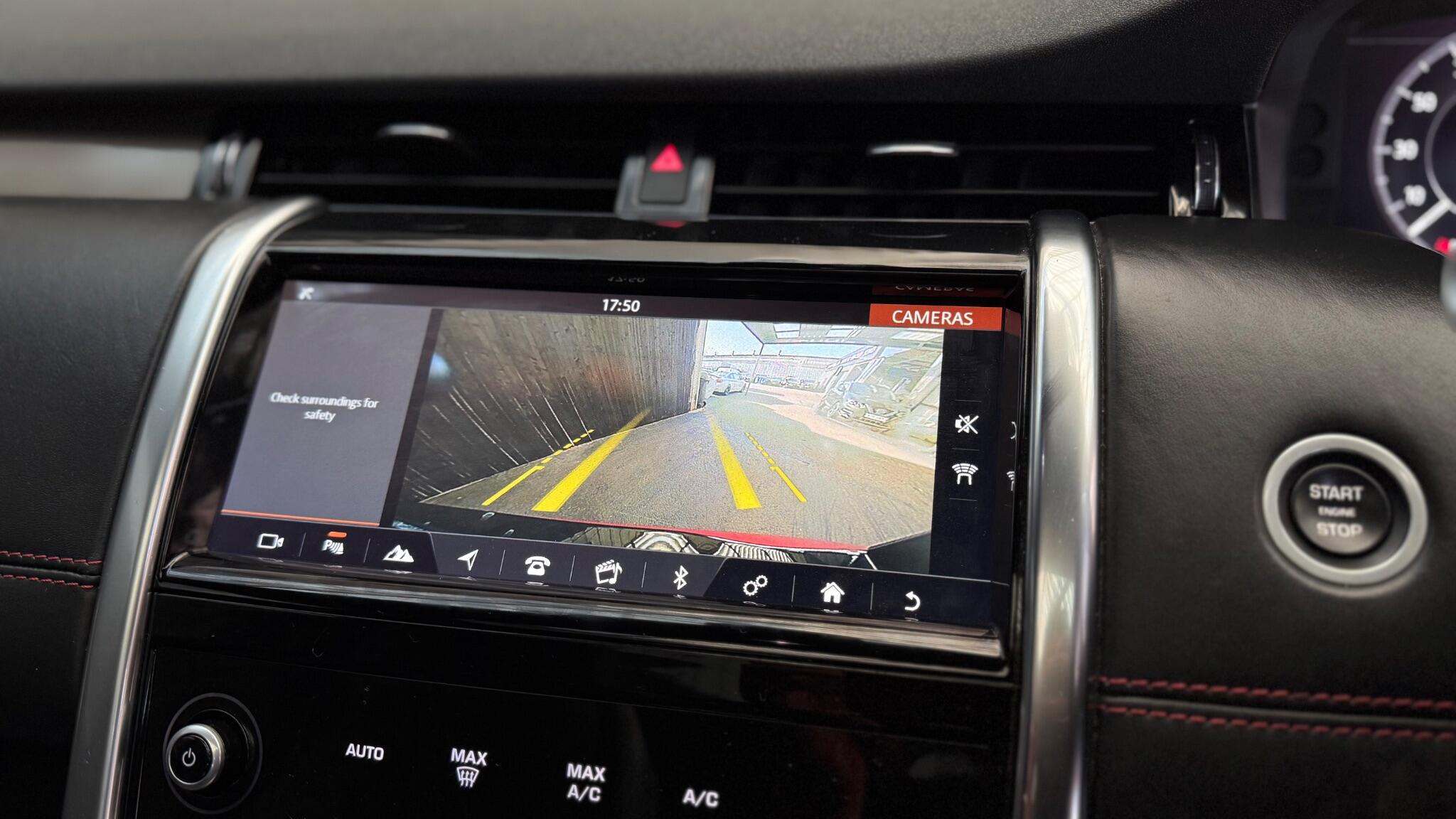 Land Rover Discovery Sport view 21