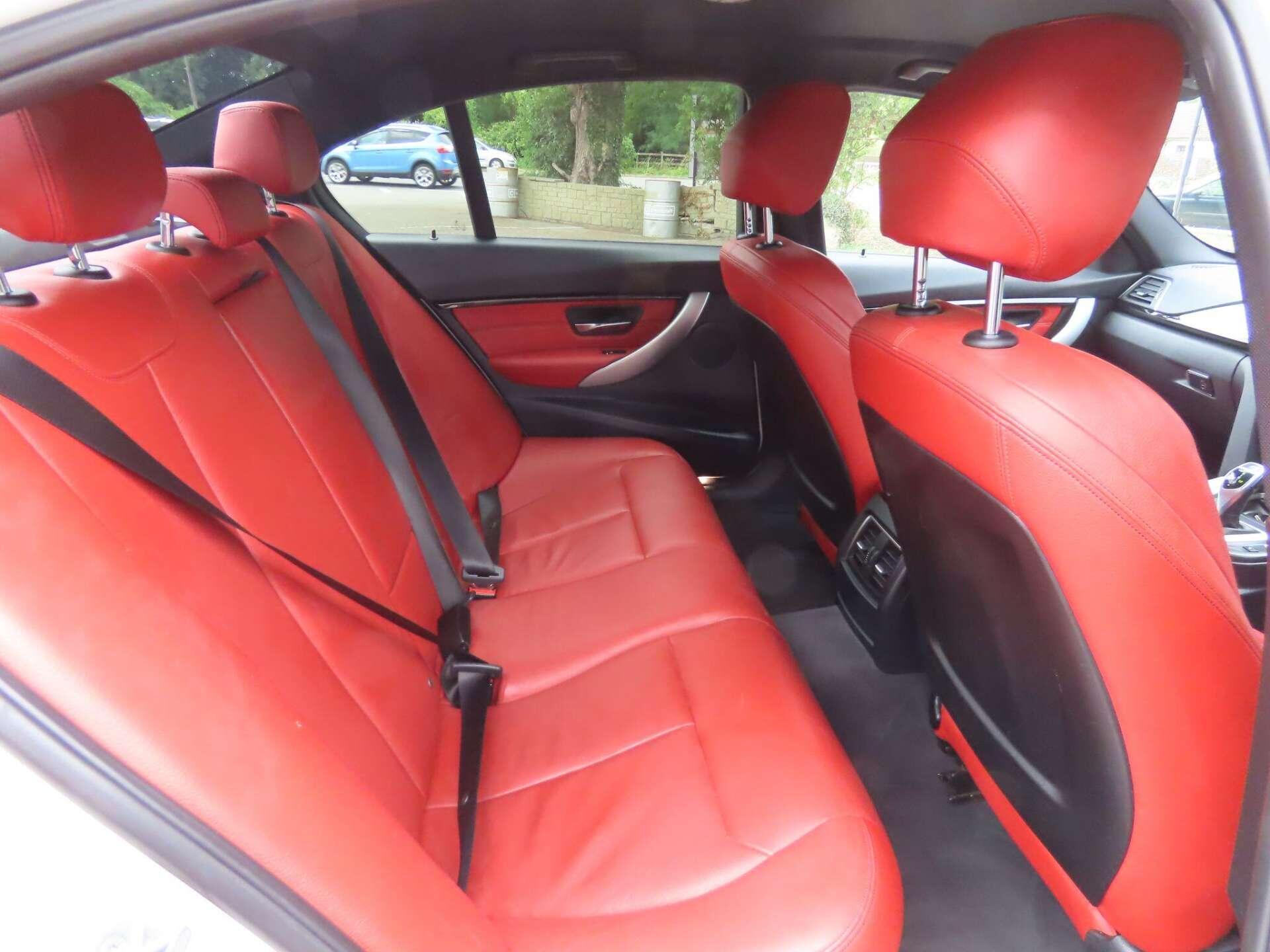 BMW 3 Series view 10