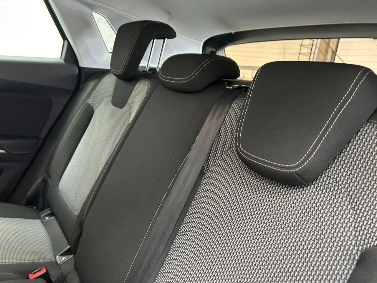 Vauxhall Grandland X view 17