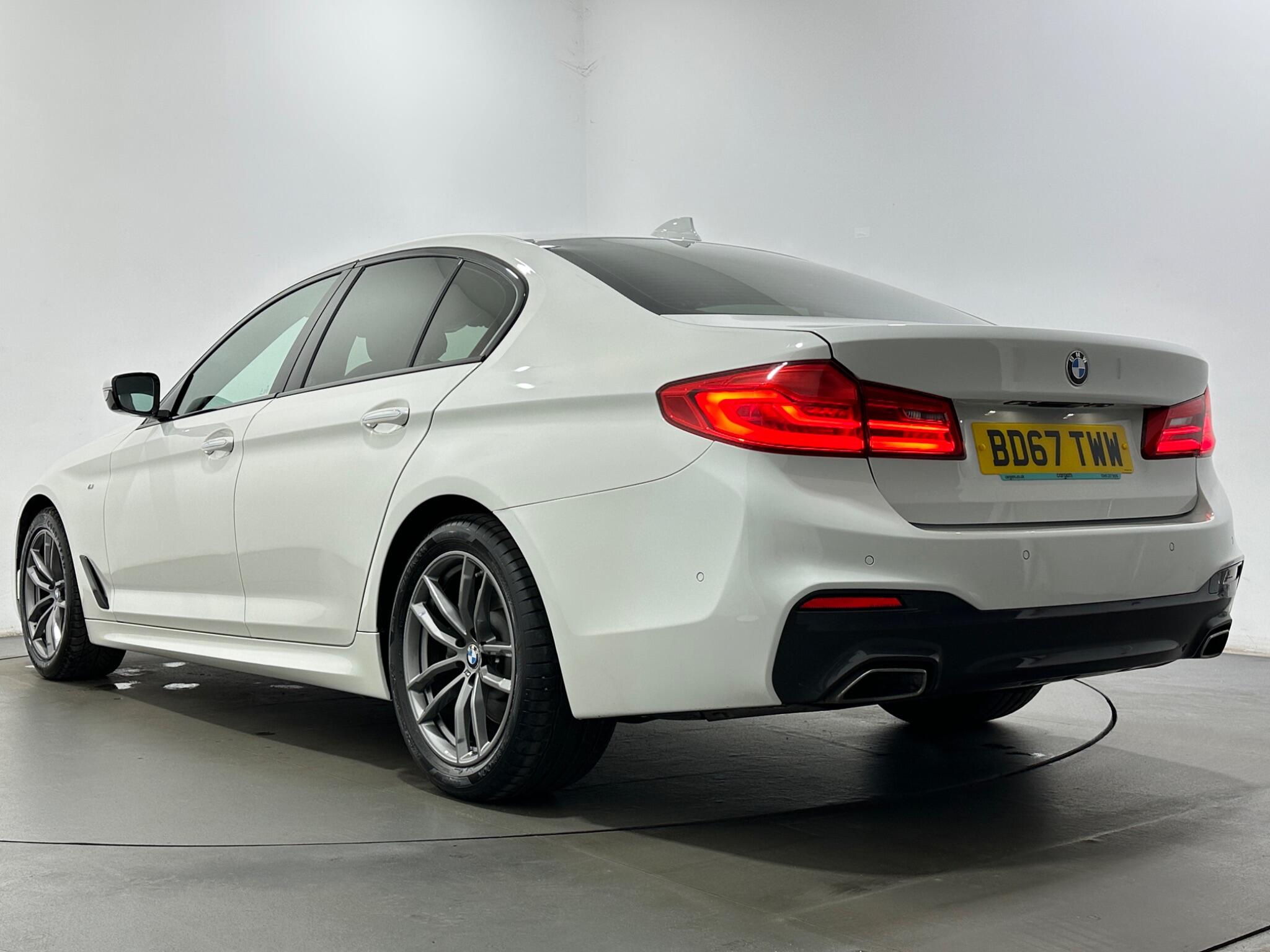 BMW 5 Series view 46