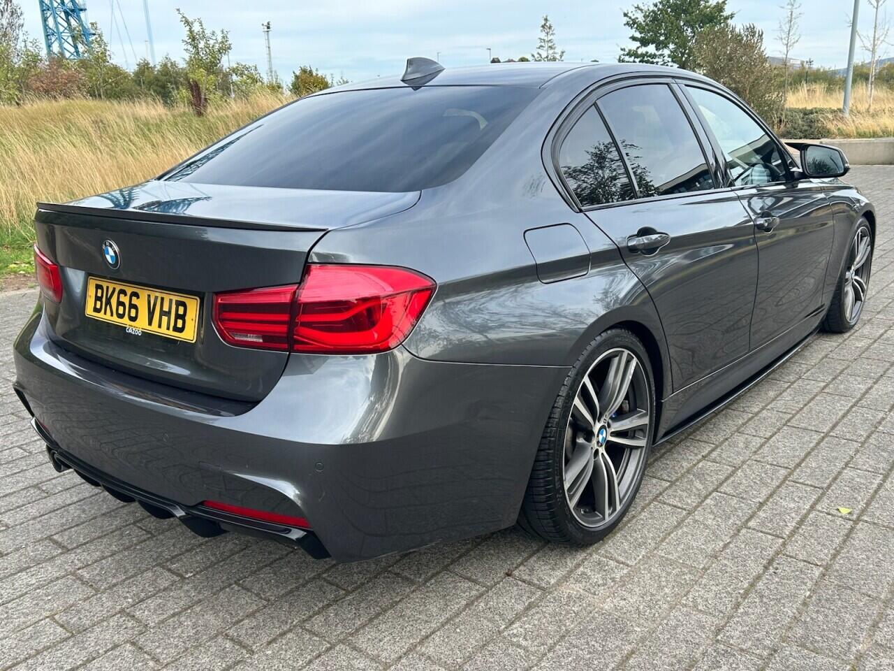 BMW 3 Series view 12