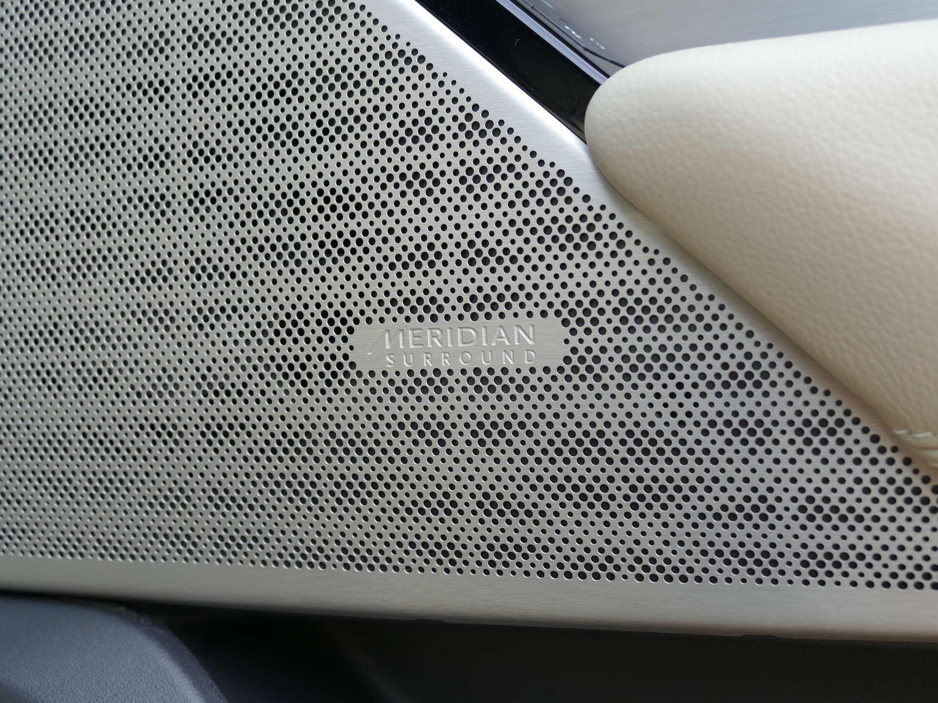 Land Rover Range Rover Velar view 46