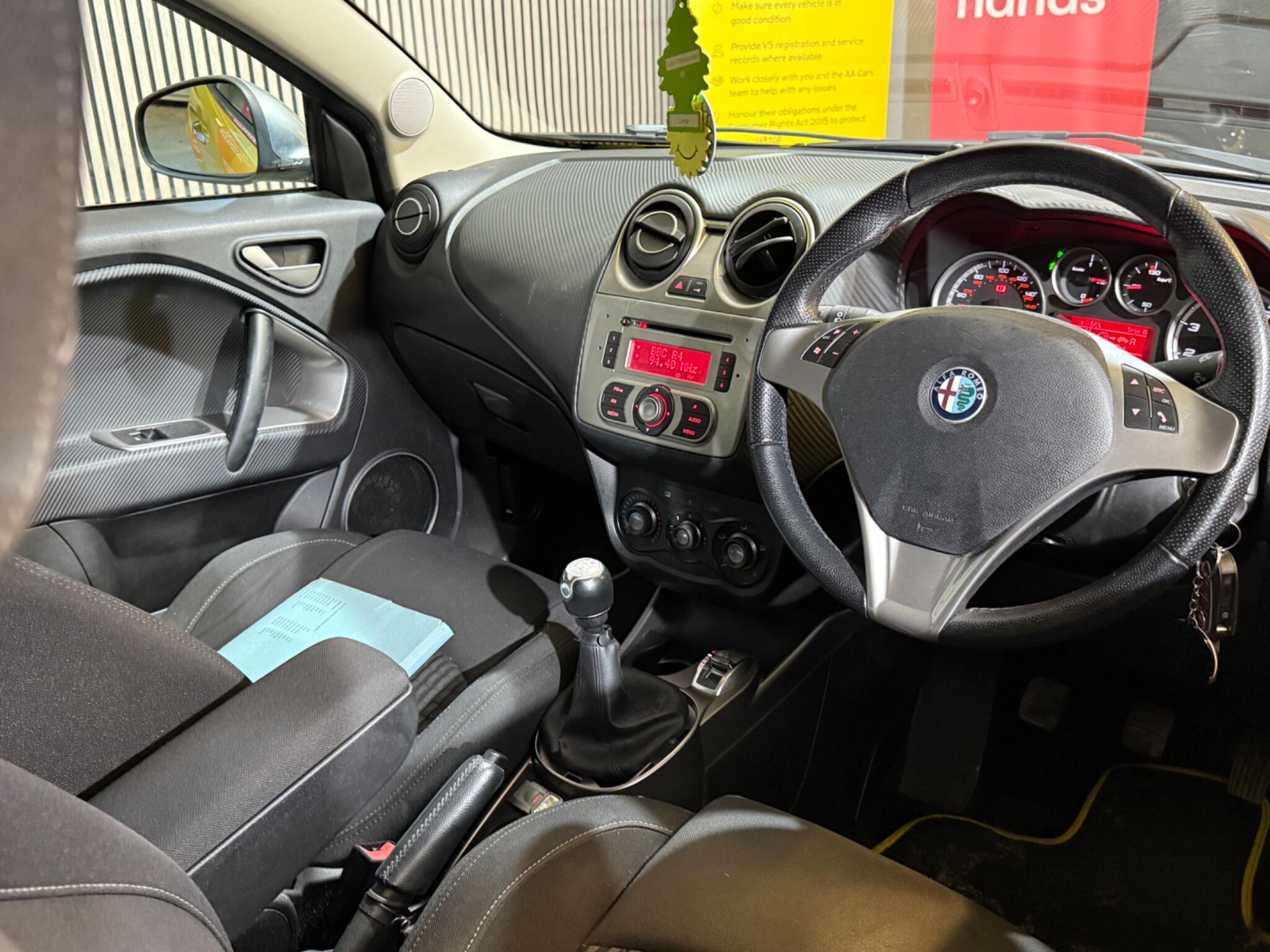 2009 Alfa Romeo MiTo image 17