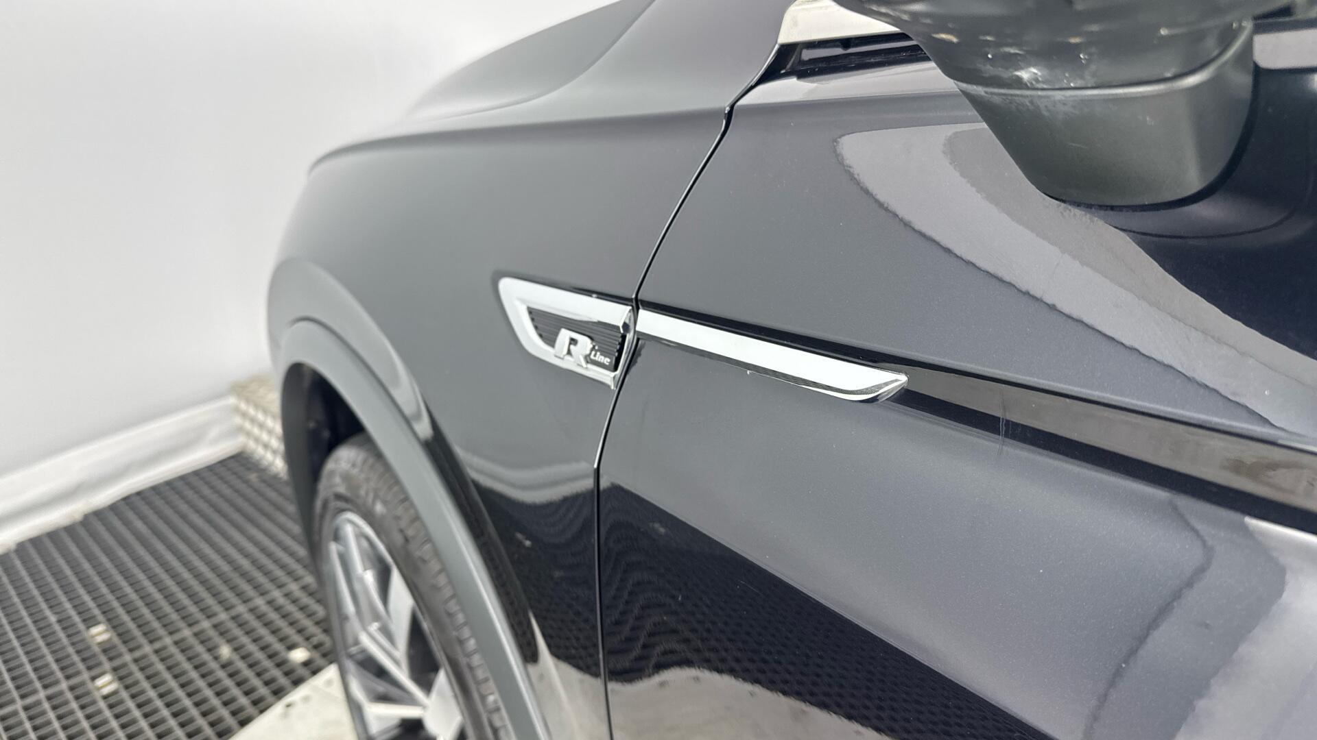 Volkswagen Tiguan Allspace view 27