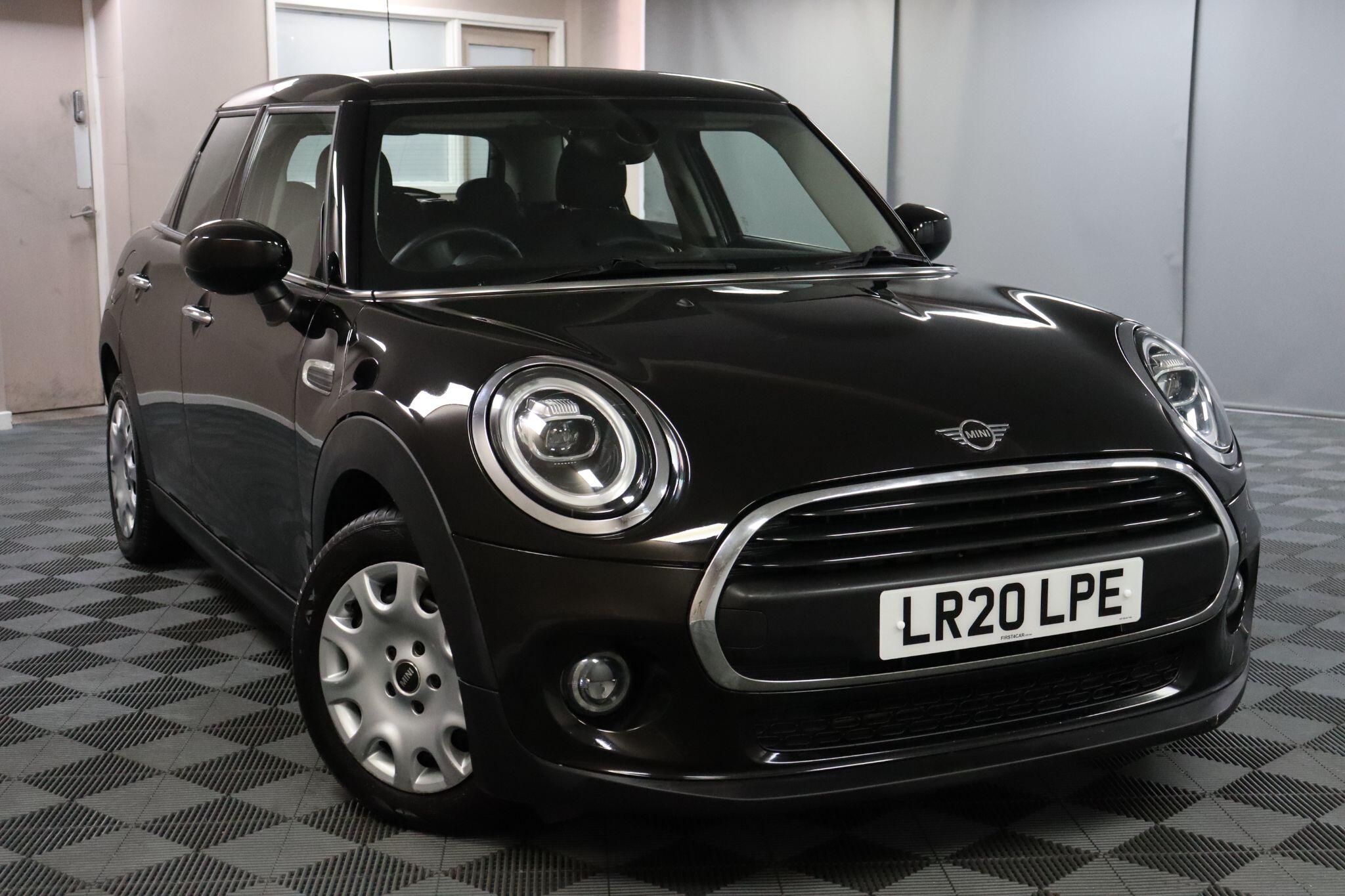 Mini Hatch view 19