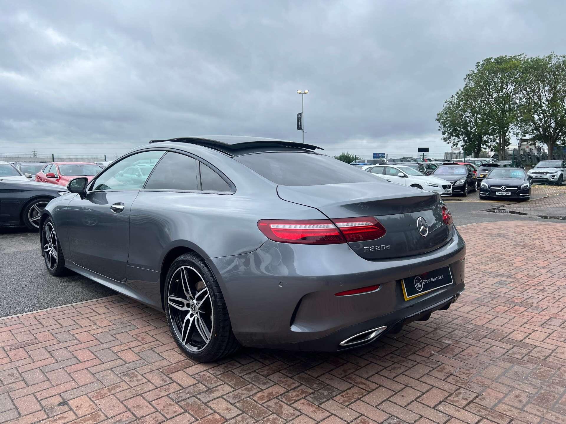 Mercedes-Benz E-Class view 11