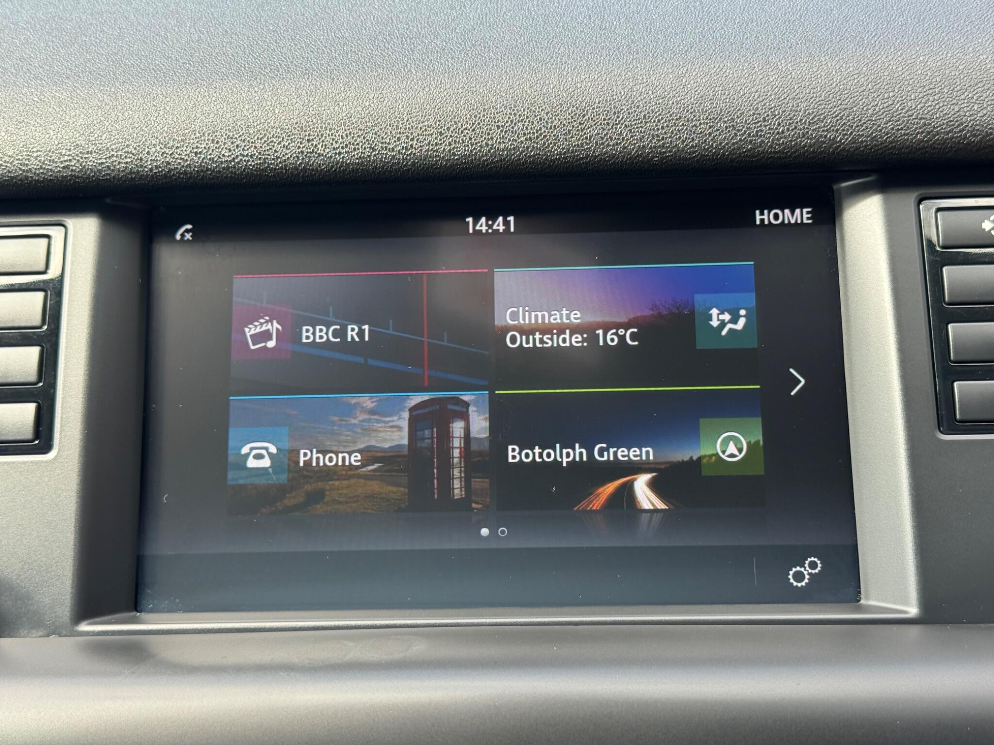 Land Rover Discovery Sport view 33