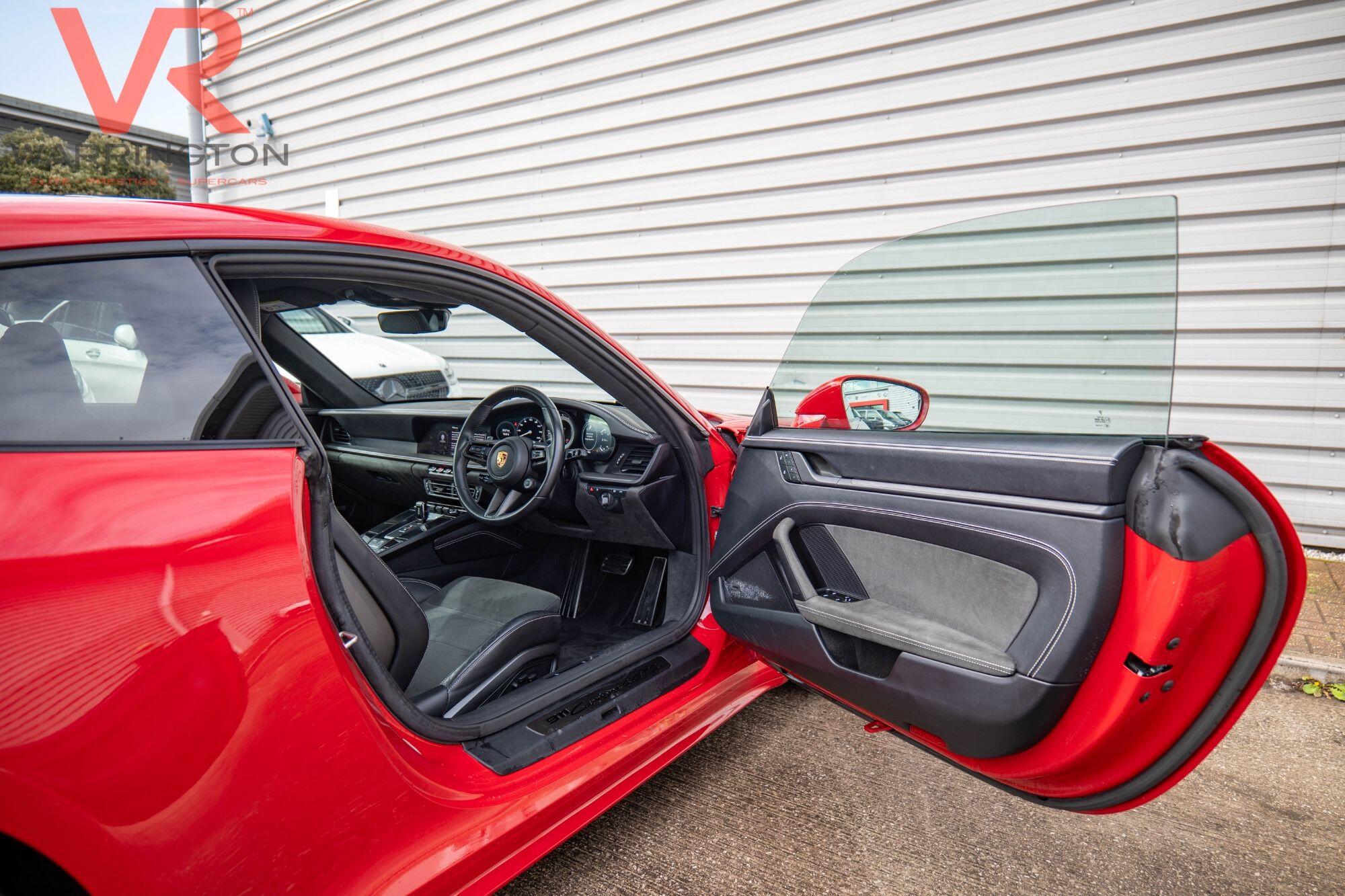 Porsche 911 view 17