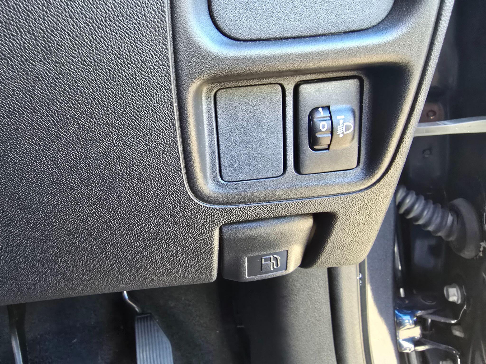 Peugeot 108 view 25