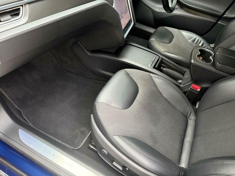 2017 Tesla Model S image 22