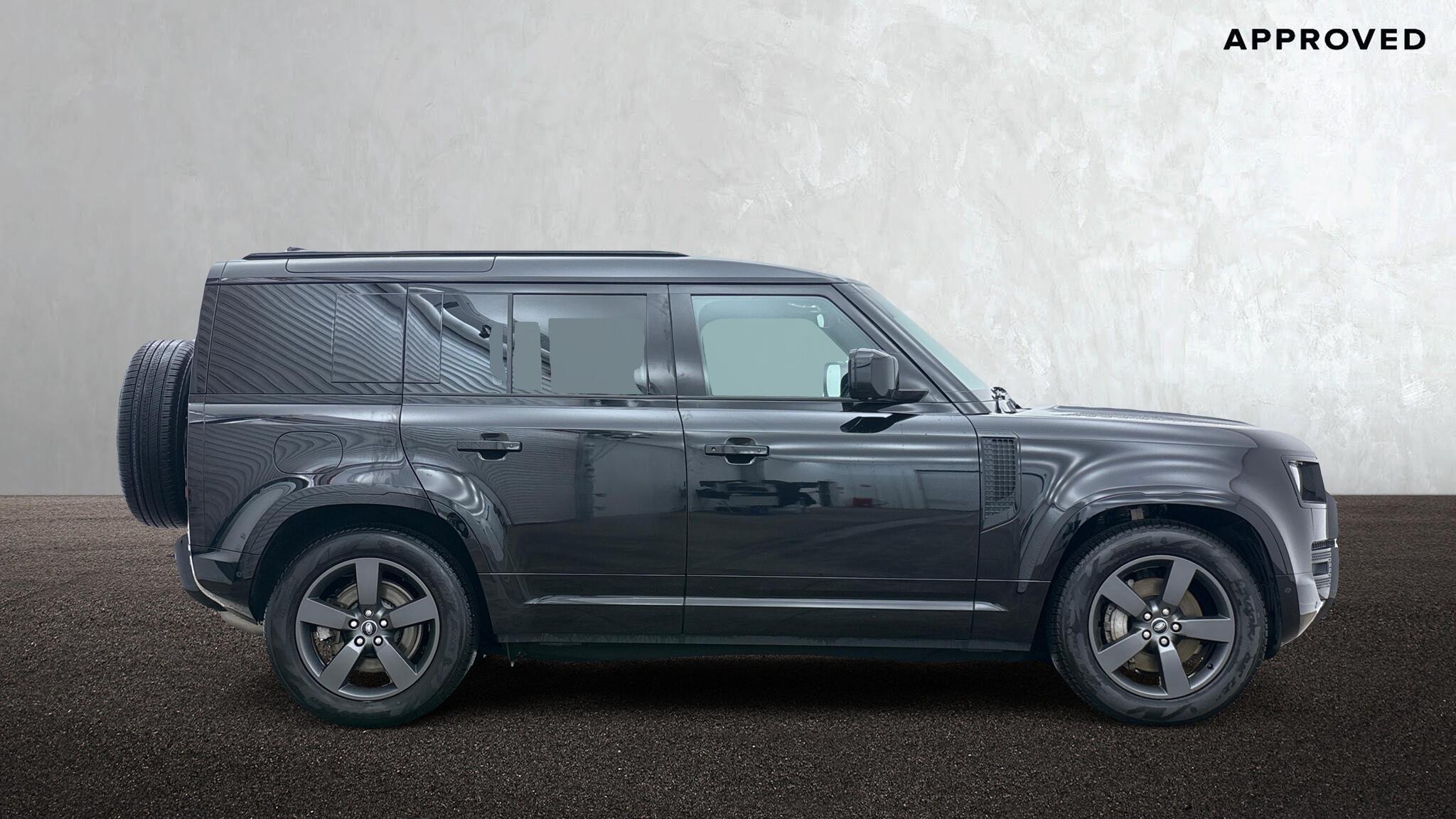 Land Rover Defender view 23