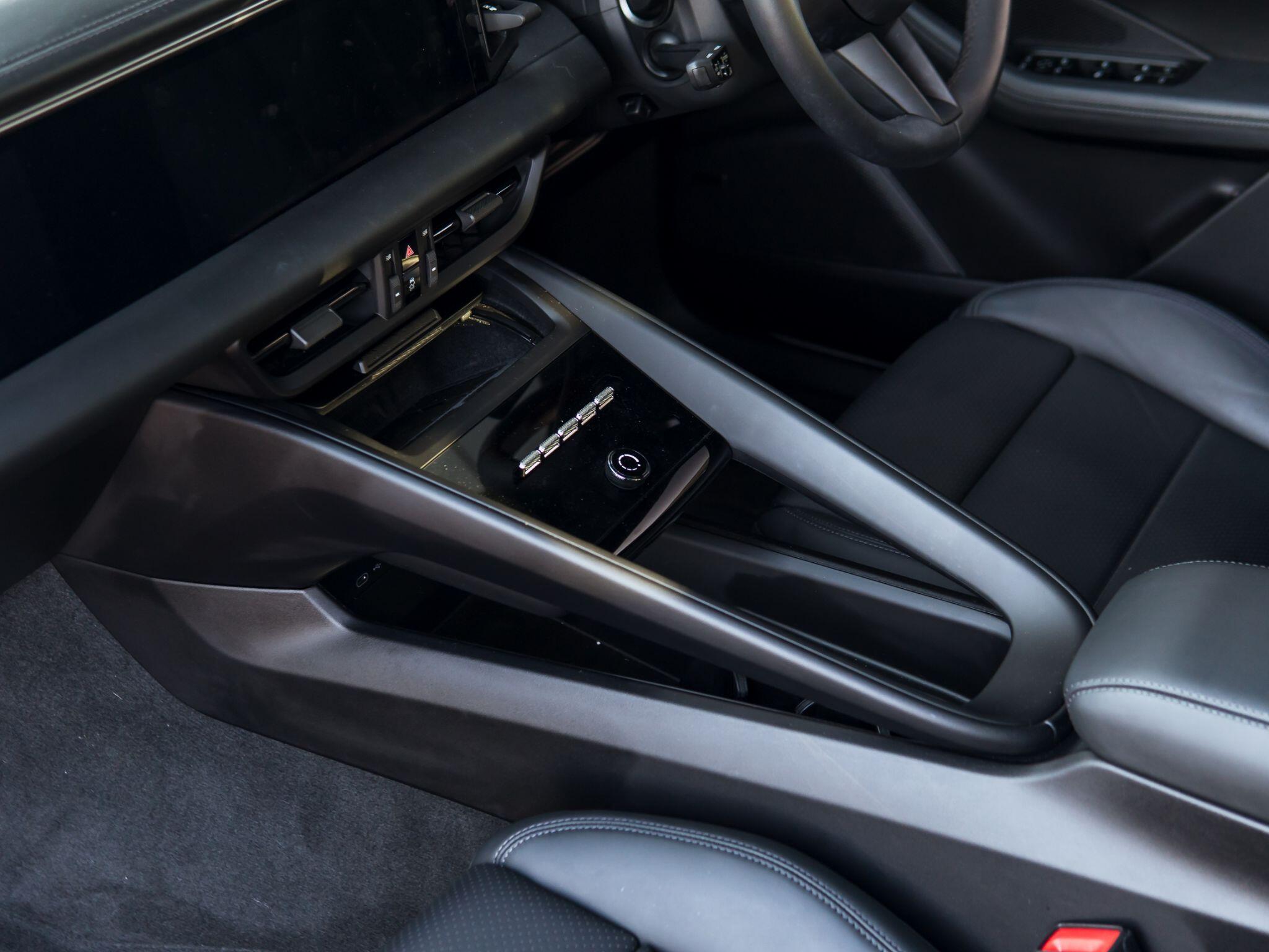 Porsche Macan view 37