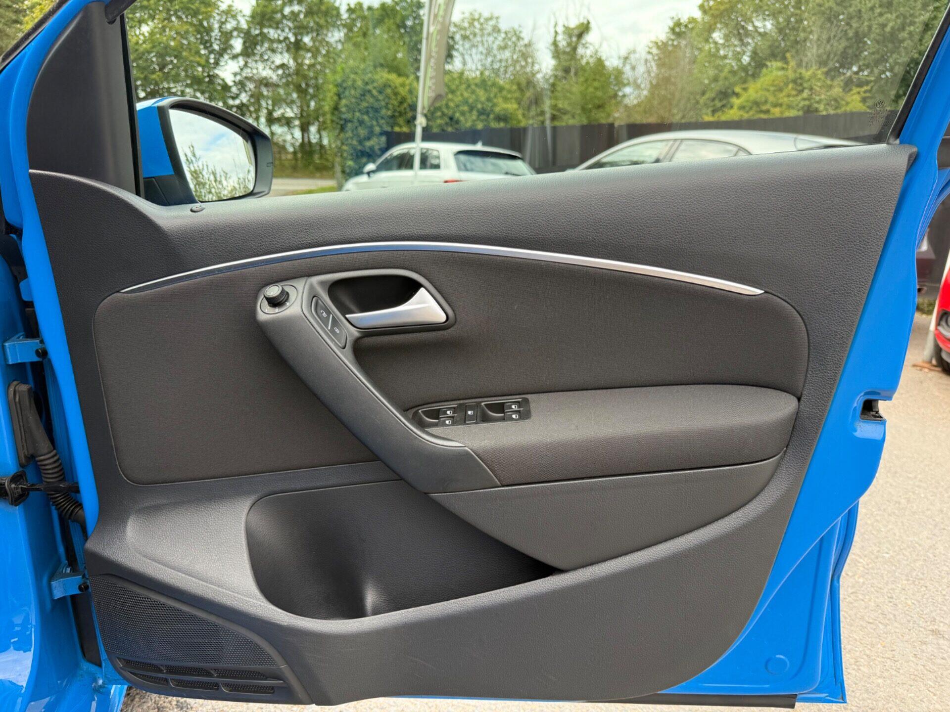 Volkswagen Polo view 33
