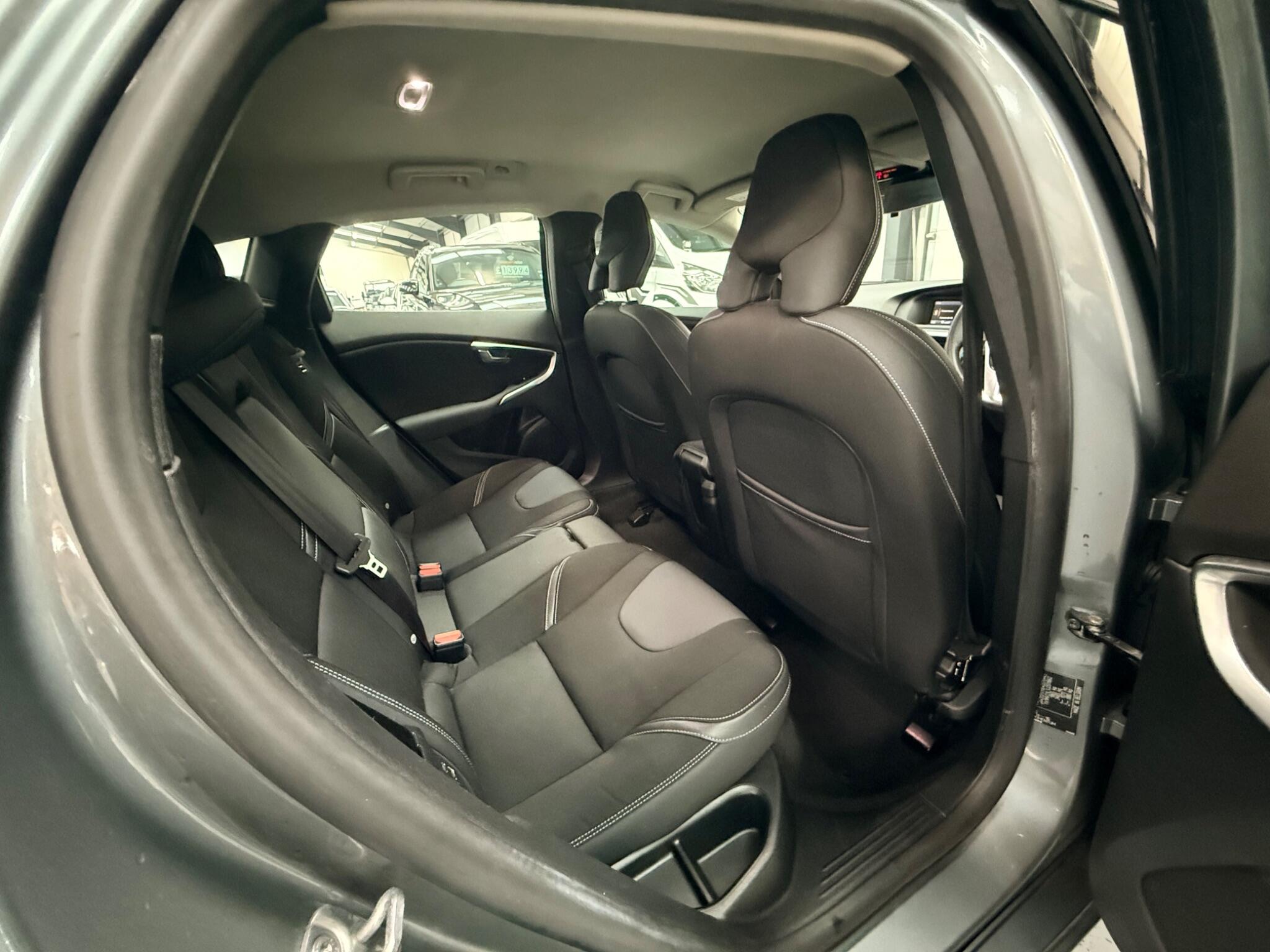 Volvo V40 view 31