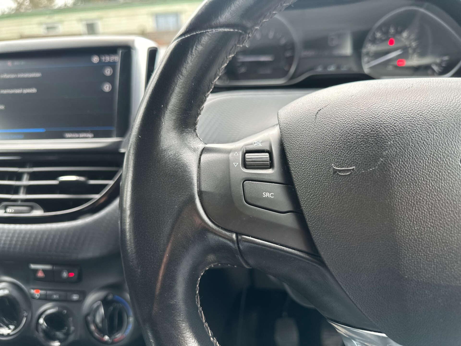 Peugeot 208 view 27