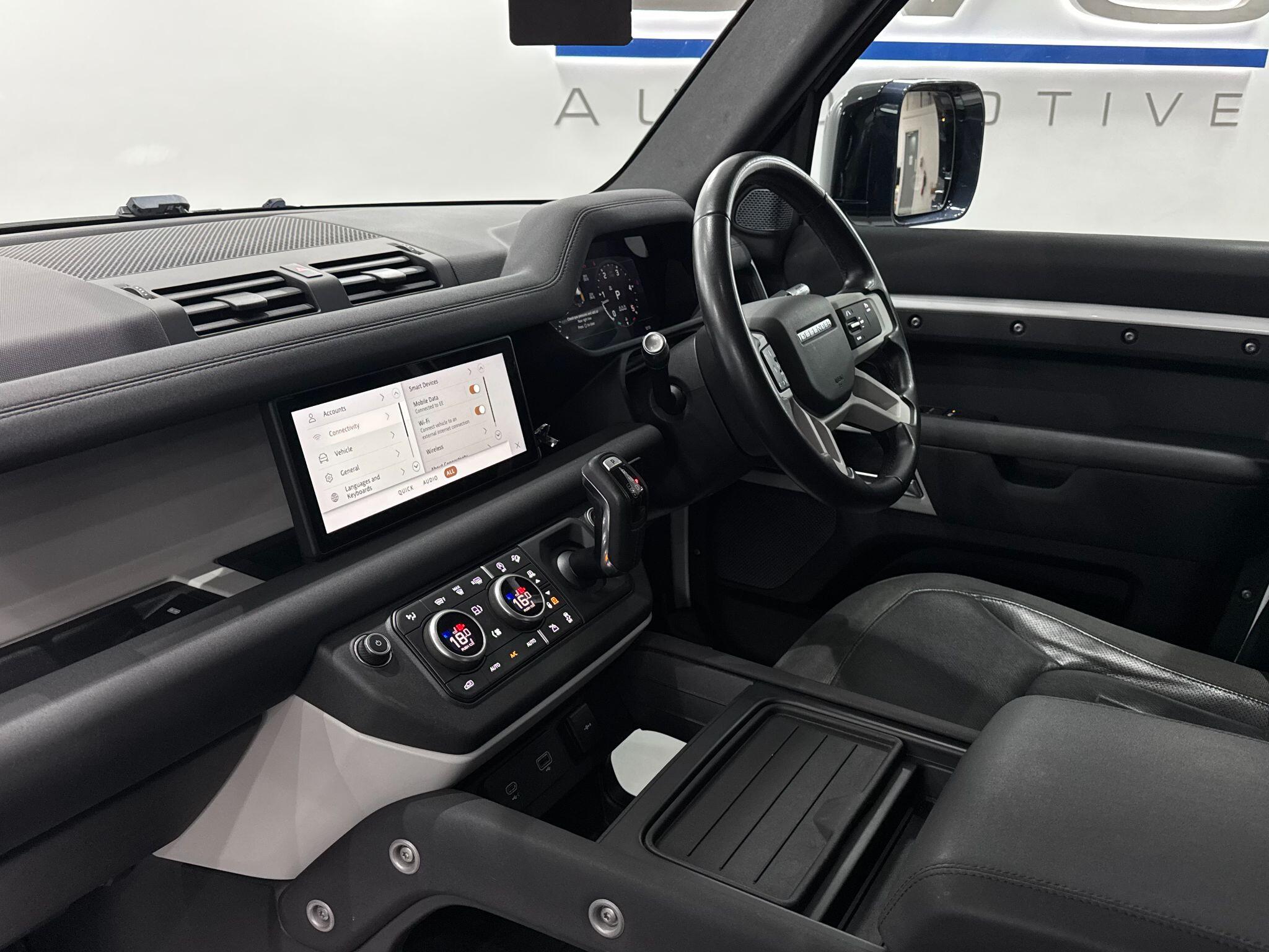 Land Rover Defender view 37